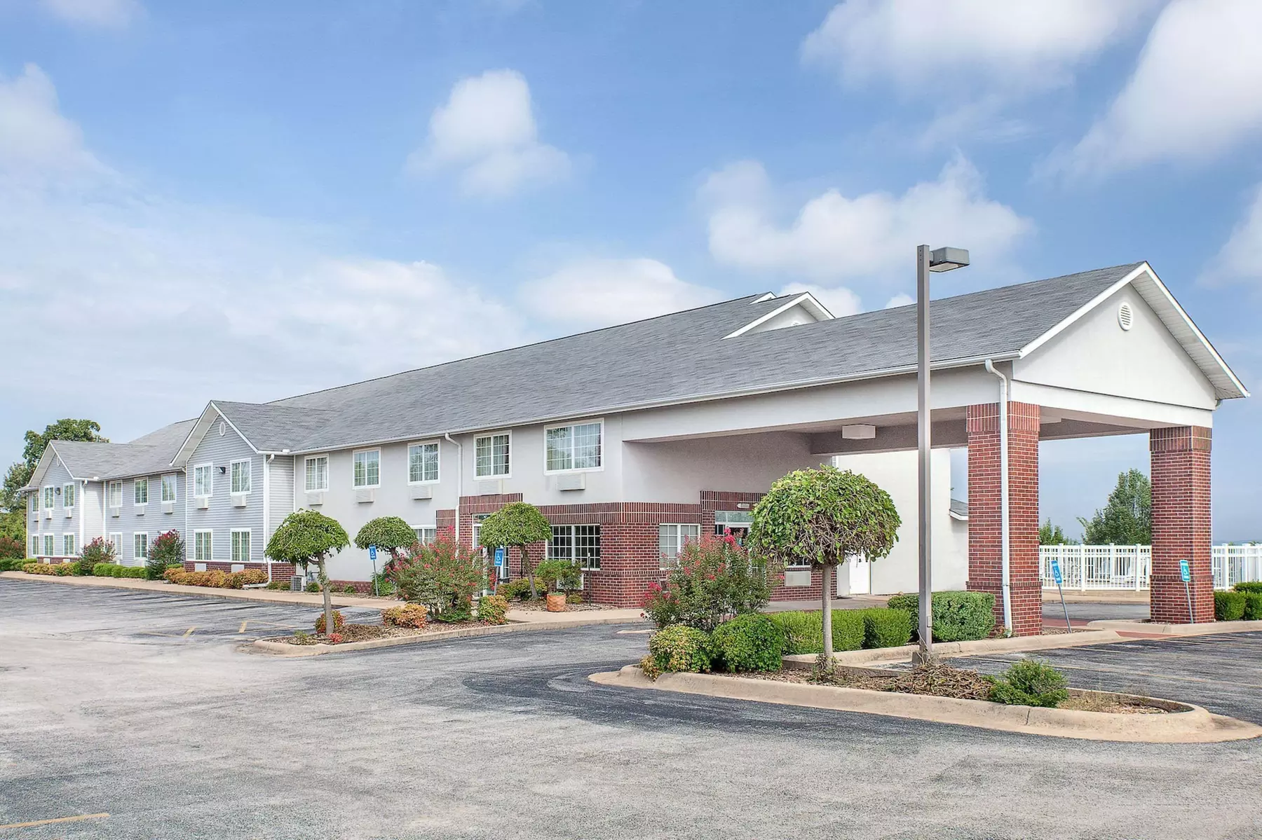 Days Inn by Wyndham Mountain Home - Primary Image