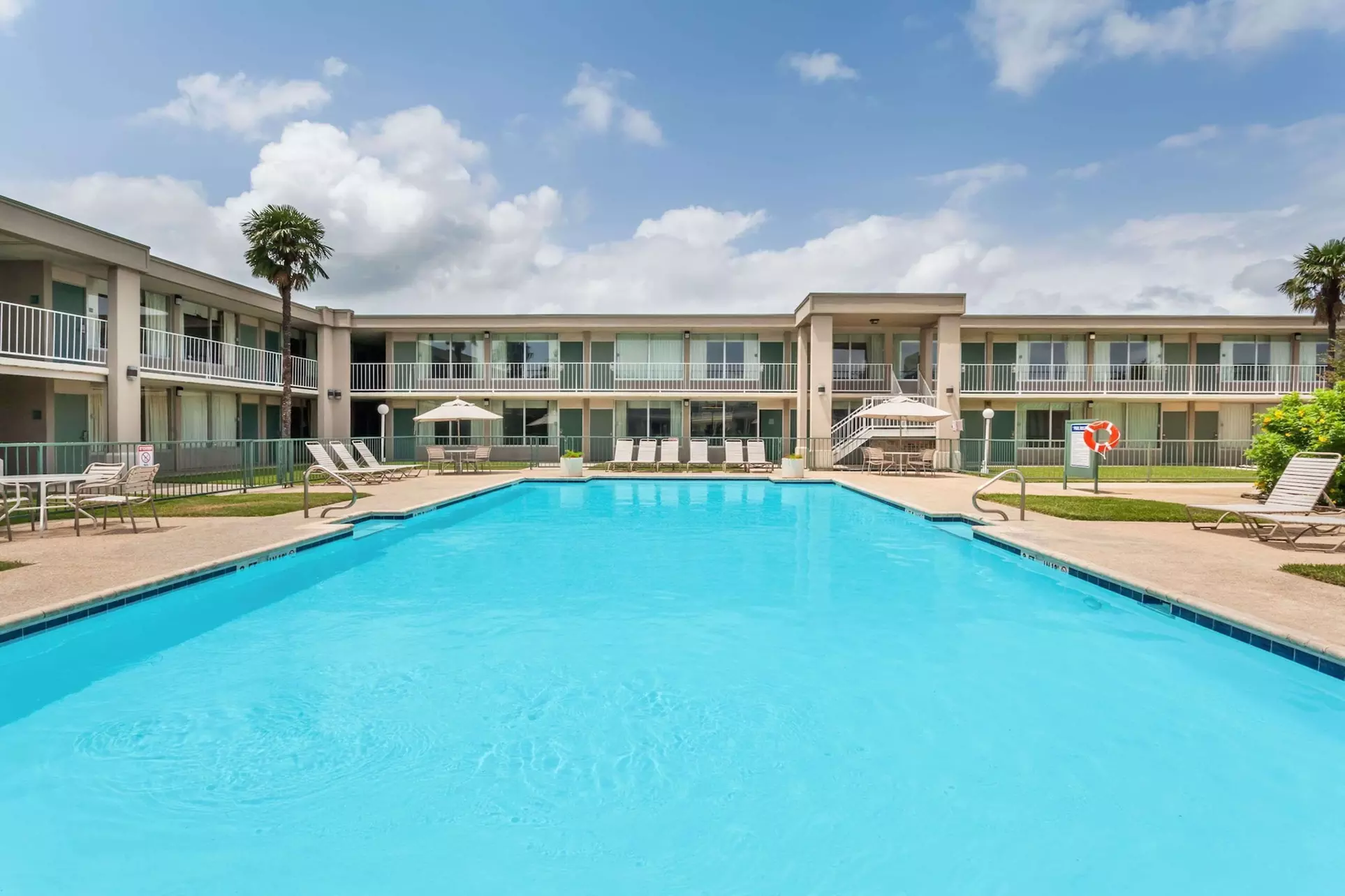 Days Inn by Wyndham Seguin TX - Primary Image