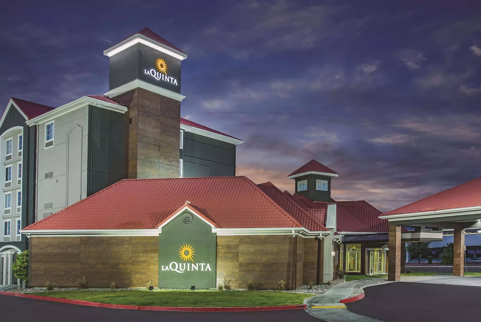 La Quinta Inn & Suites by Wyndham Las Vegas Summerlin Tech - Primary Image