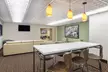 Super 8 by Wyndham Asheville Airport - Second Medium
