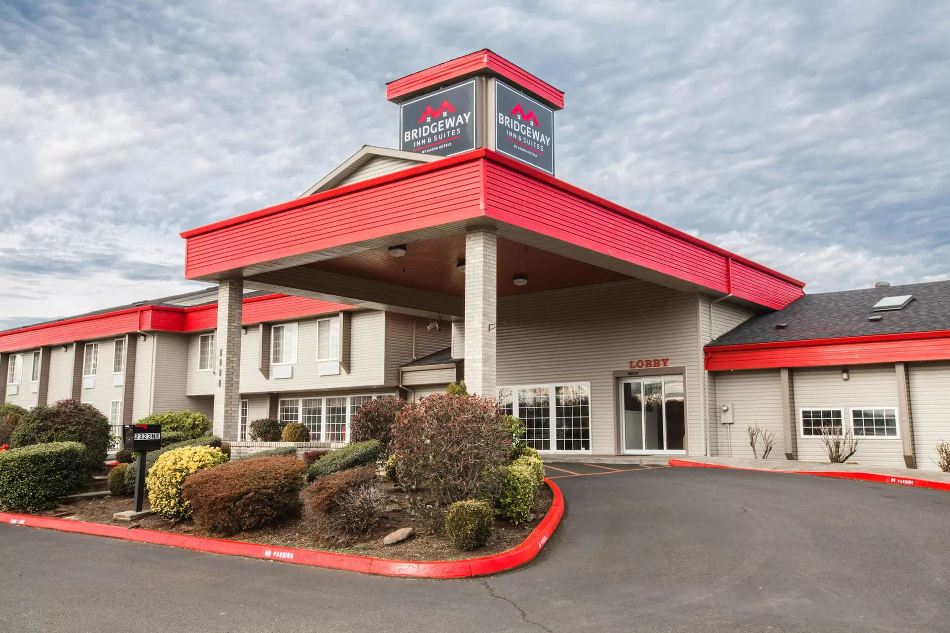 Bridgeway Inn & Suites Portland Airport - Primary Image