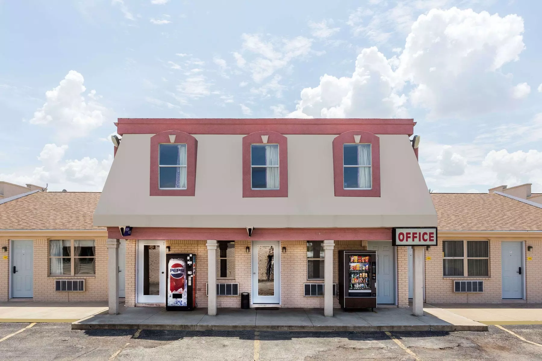 Knights Inn Peru - Primary Image