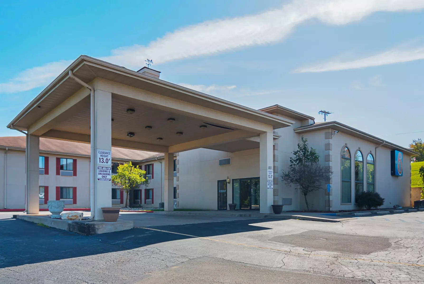 Motel 6 Hannibal, MO - Primary Image