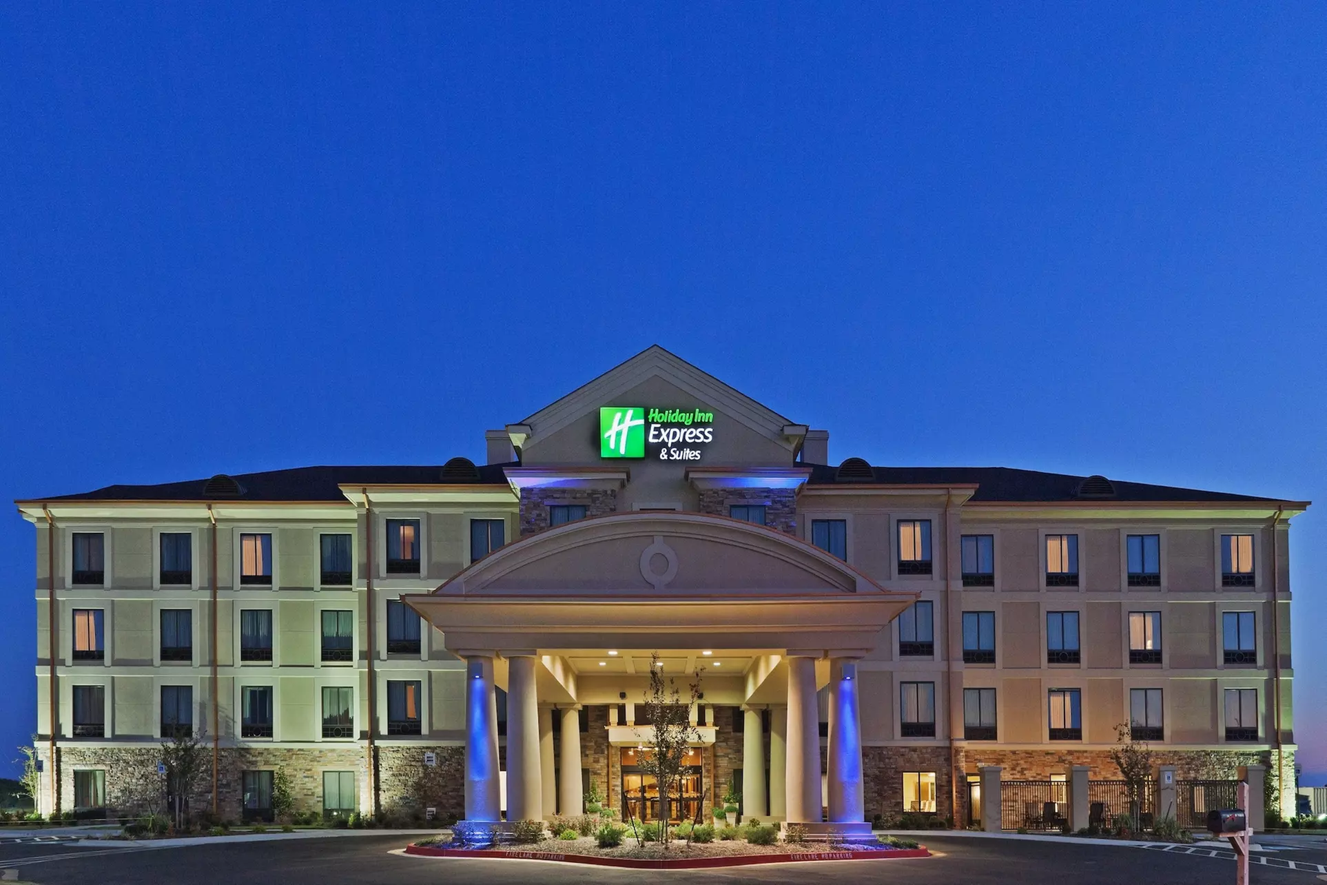 Holiday Inn Express Hotel & Suites POTEAU by IHG - Primary Image