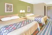 Super 8 by Wyndham East Moline - Second Medium