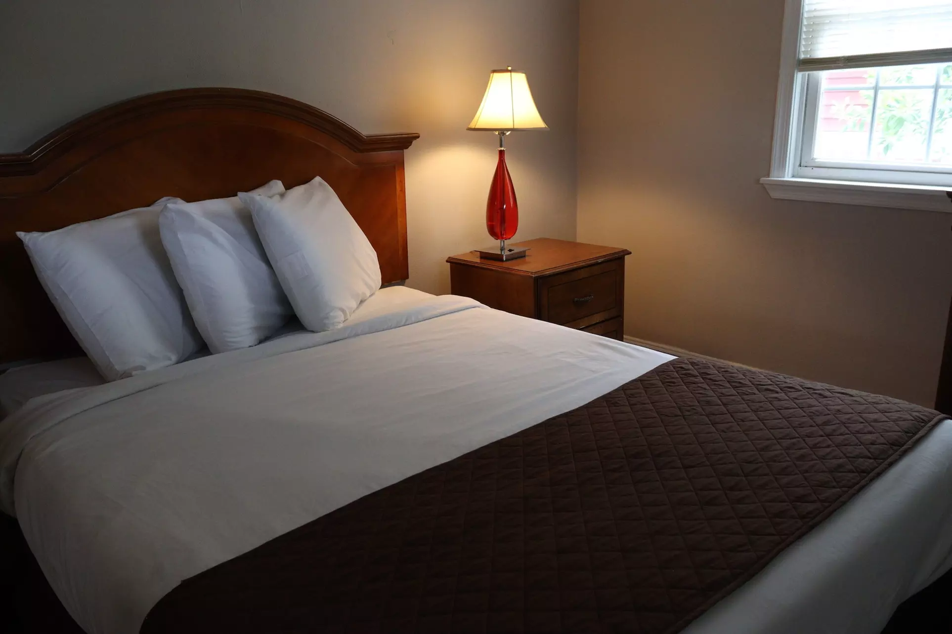 The Burgundy Inn - Primary Image