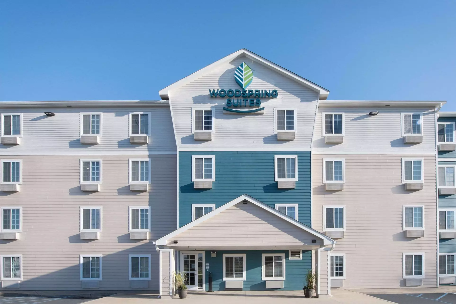 WoodSpring Suites Columbus Fort Benning Bldg 1 - Primary Image