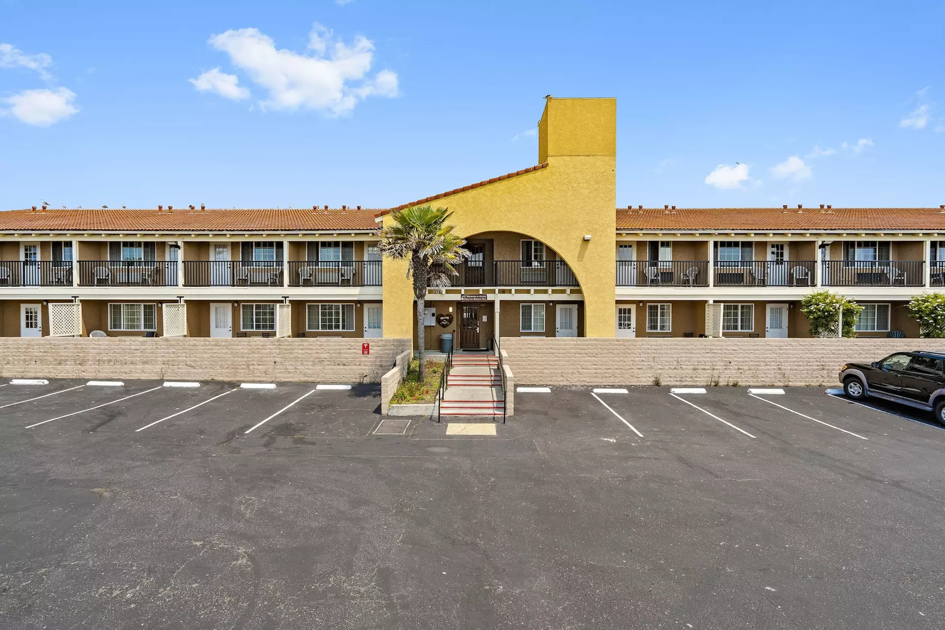 Pacific Coast Roadhouse - Primary Image