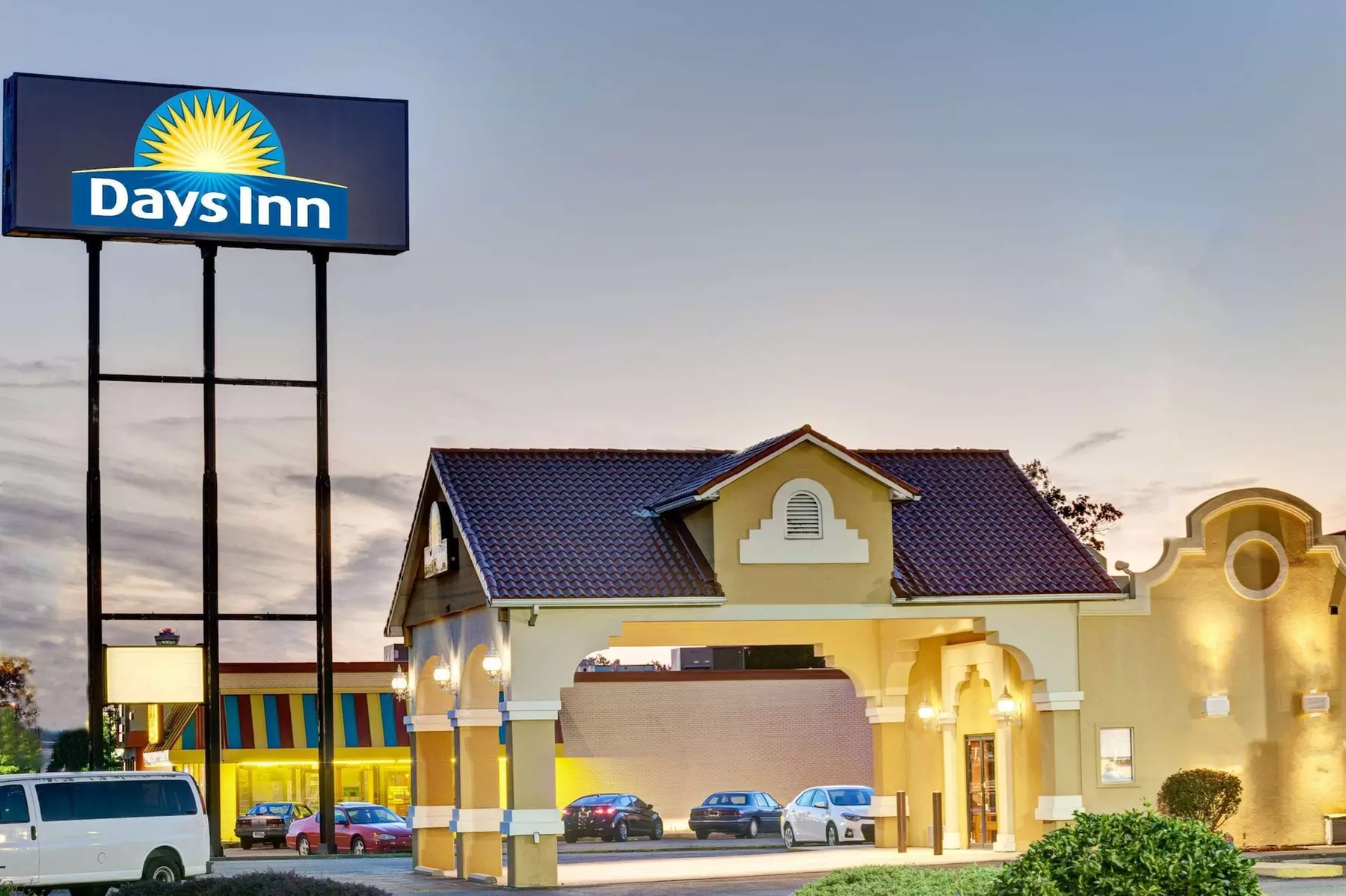 Days Inn by Wyndham Louisville Airport Fair and Expo Center - Primary Image