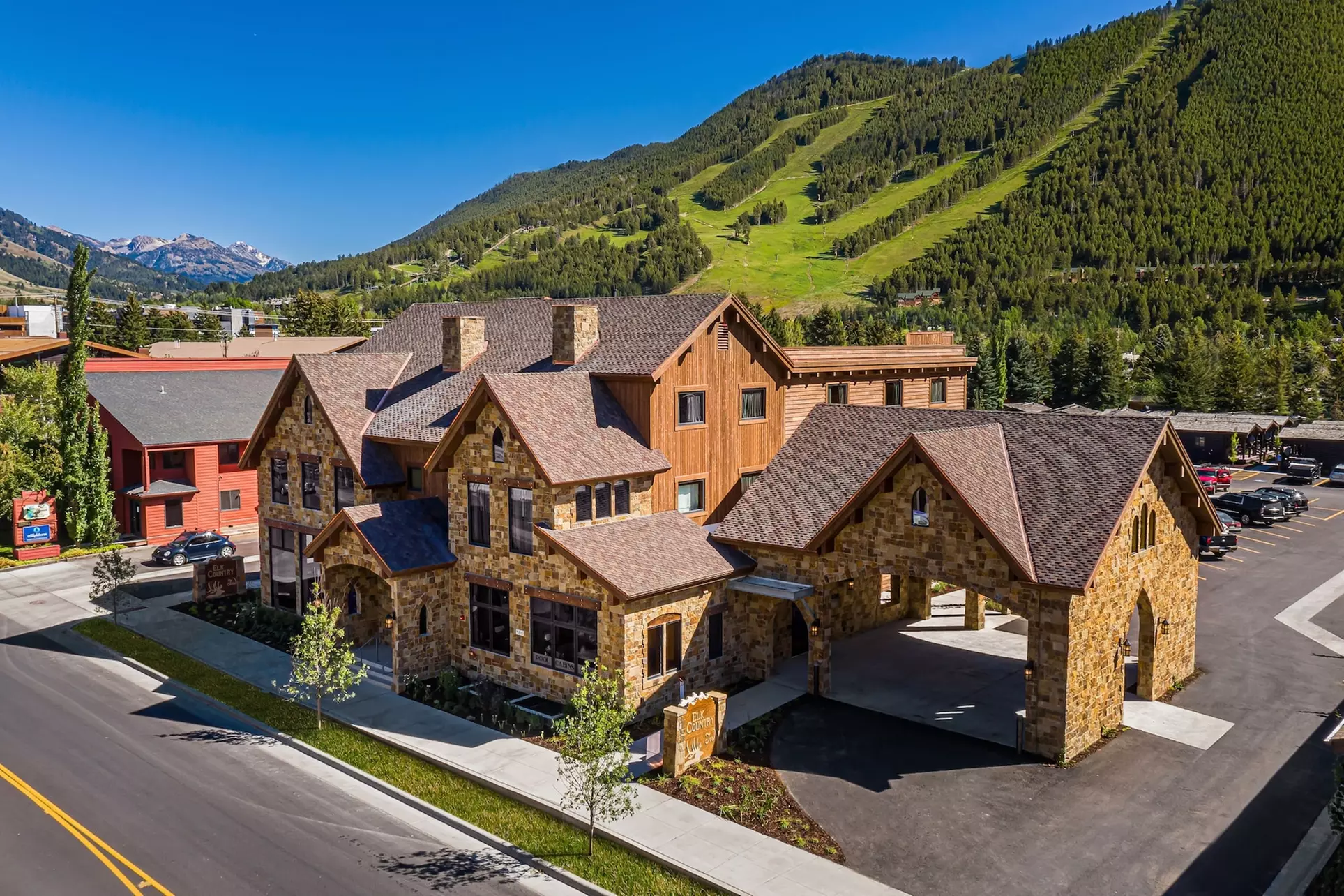 Elk Country Inn - Primary Image