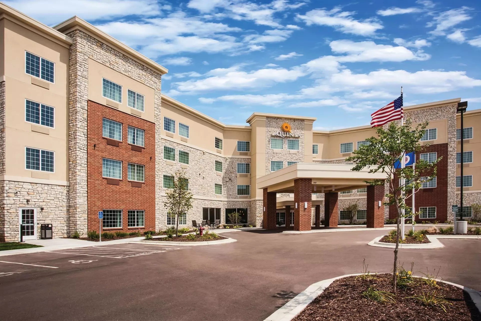 La Quinta Inn & Suites by Wyndham St. Paul-Woodbury - Primary Image