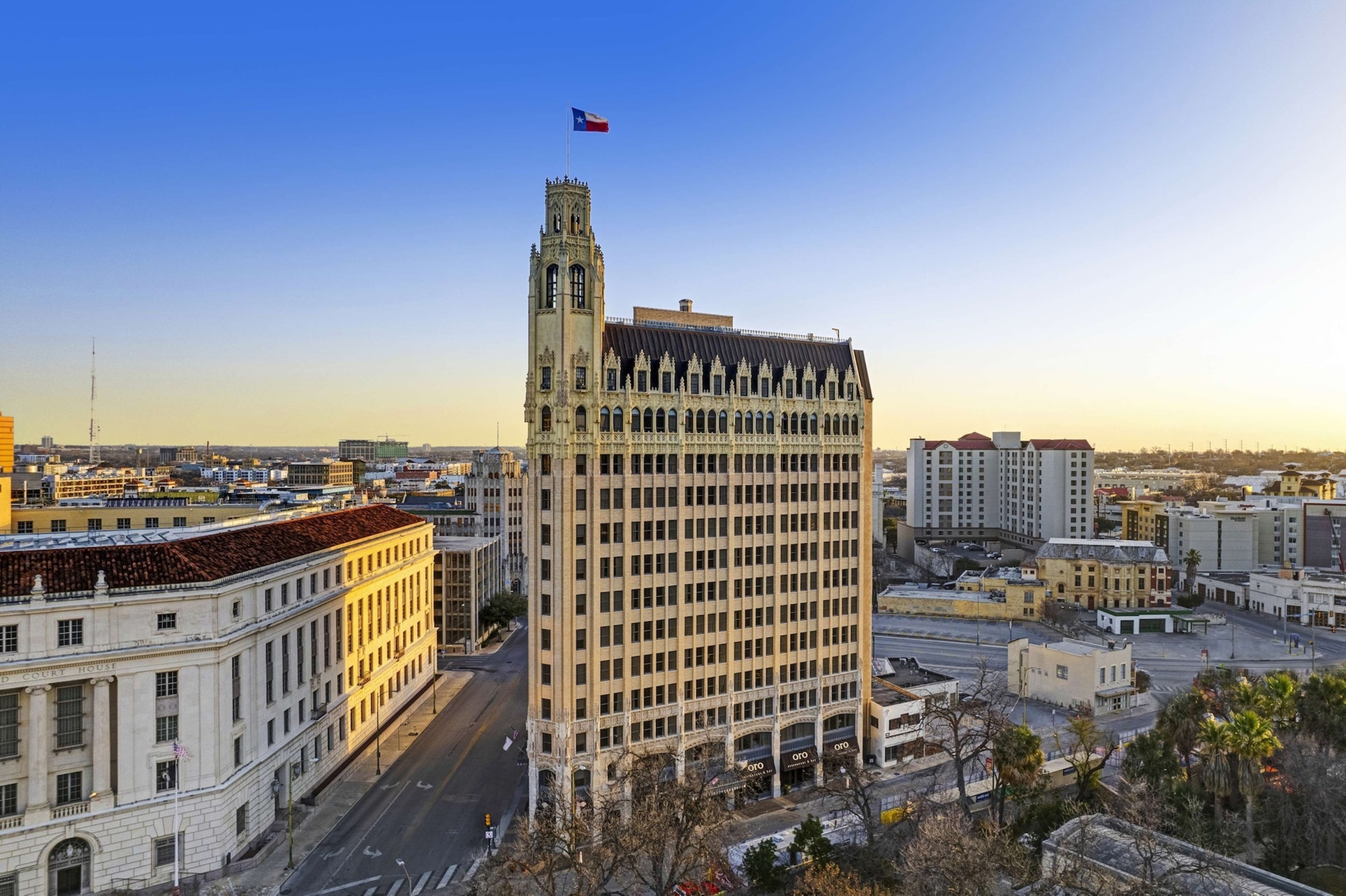 The Emily Morgan San Antonio - a DoubleTree by Hilton