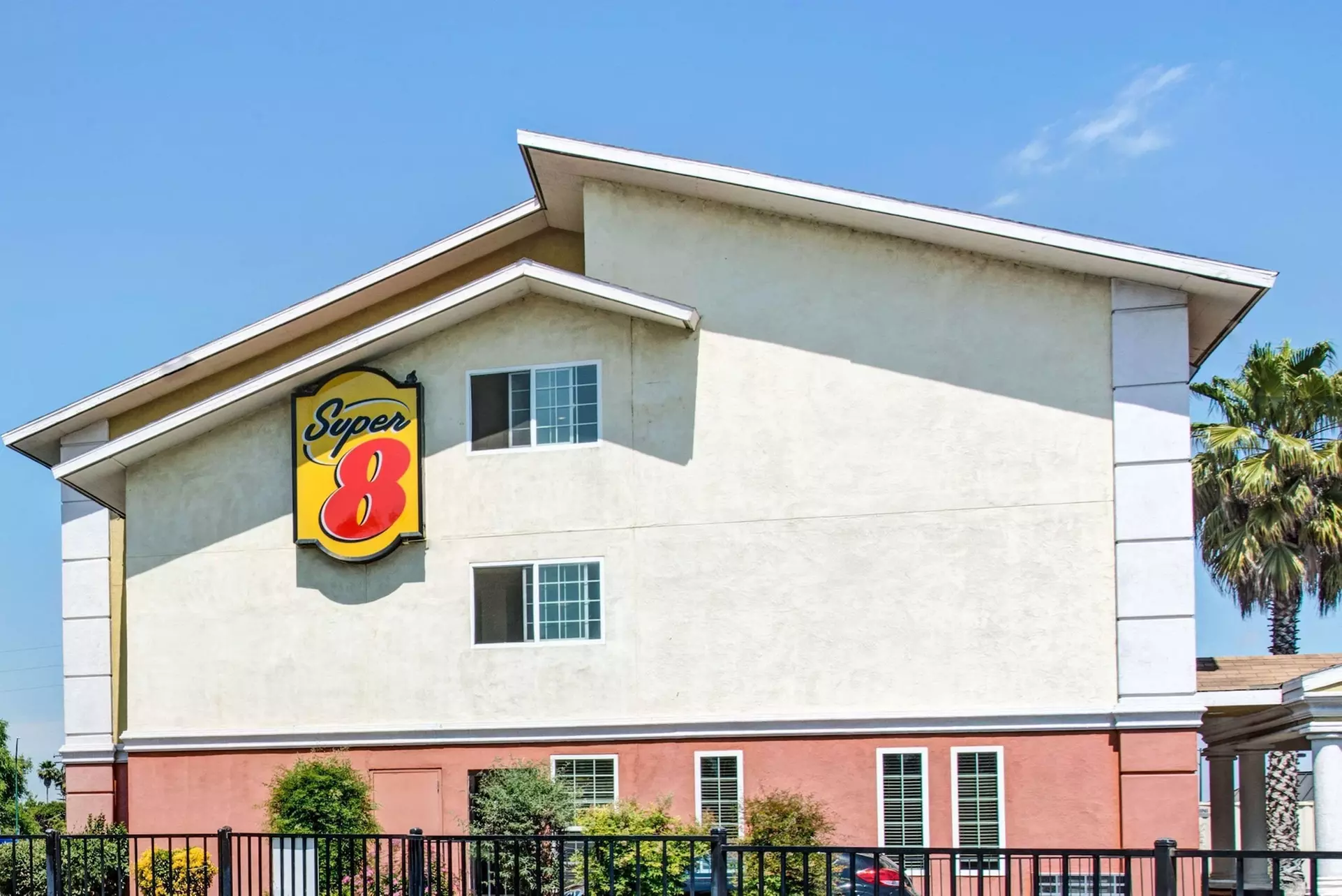 Super 8 by Wyndham Sacramento/Florin Rd - Primary Image