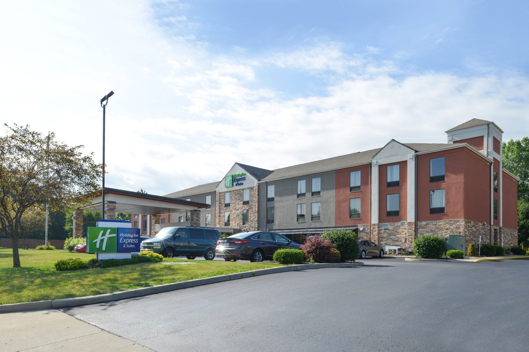 Holiday Inn Express & Suites Dayton-Huber Heights by IHG