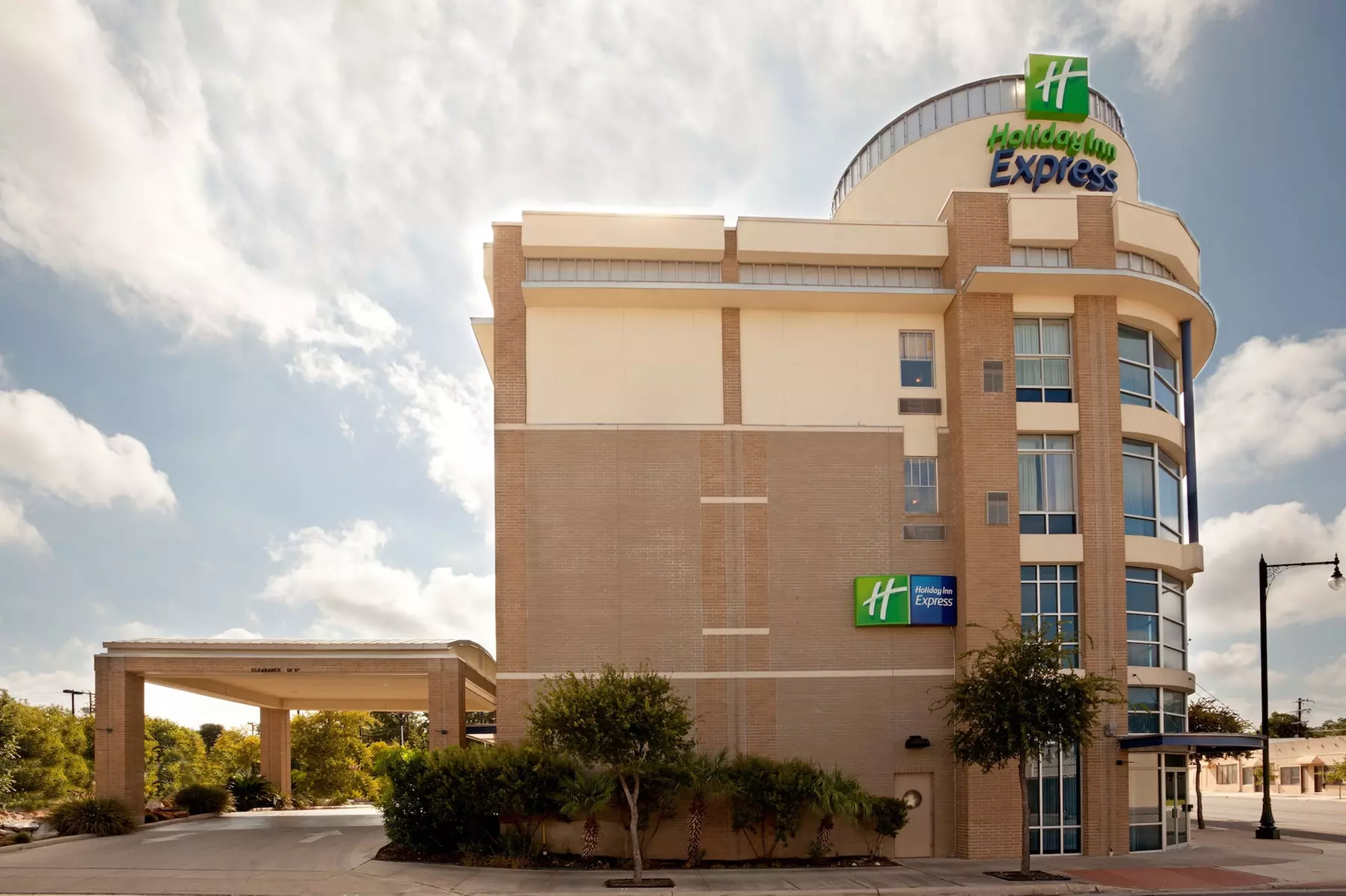 Holiday Inn Express San Antonio Rivercenter Area by IHG - Primary Image