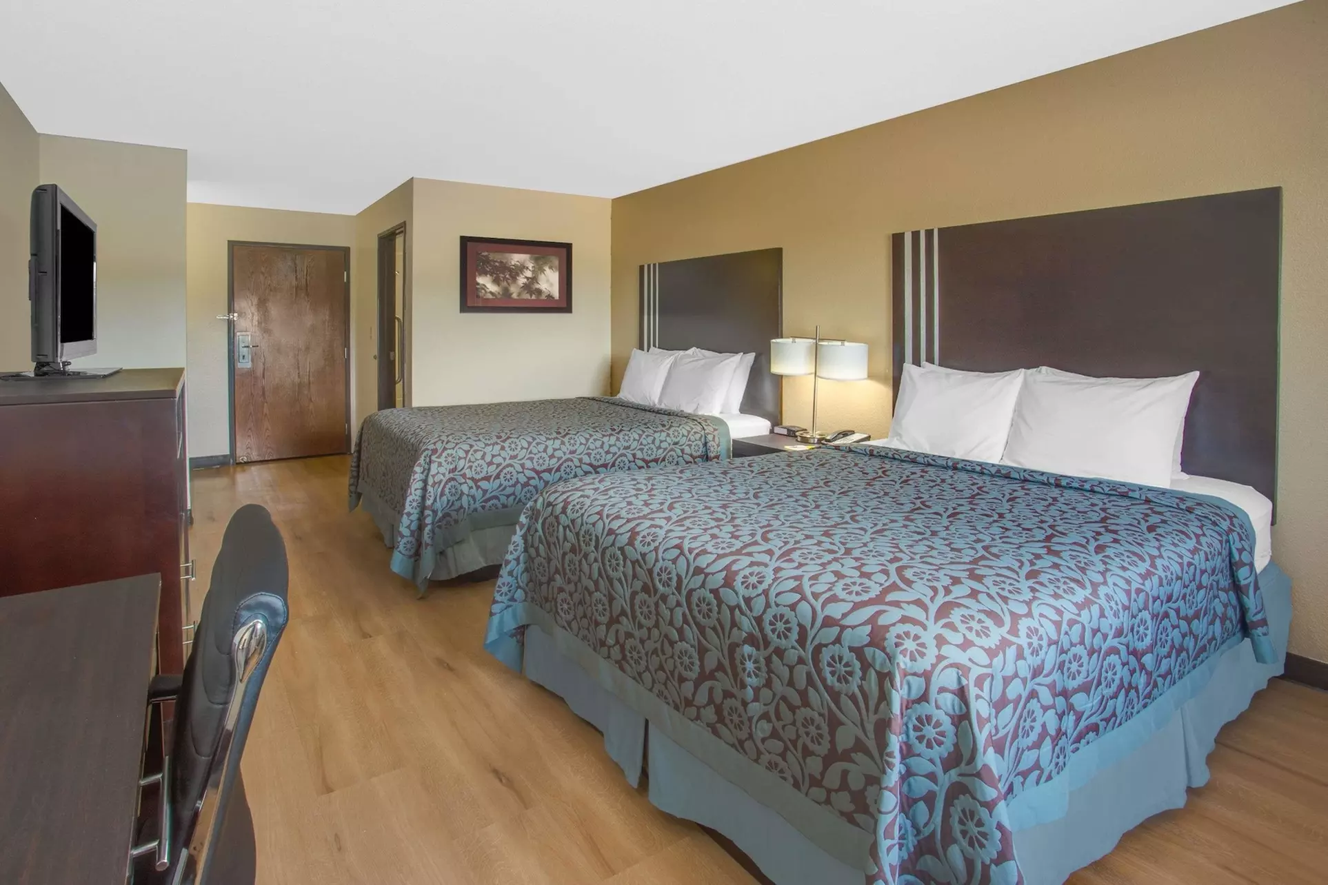 Days Inn by Wyndham Le Roy/Bloomington Southeast - Primary Image