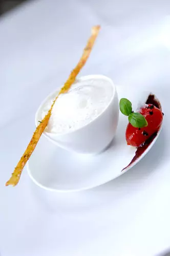 LE MANOIR AUX QUAT SAISONS - Second Medium