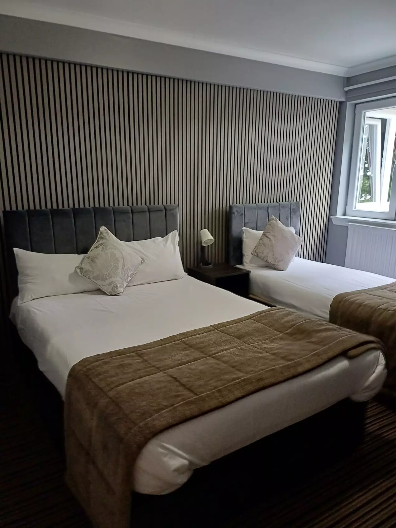 Kings Park Hotel - Primary Image