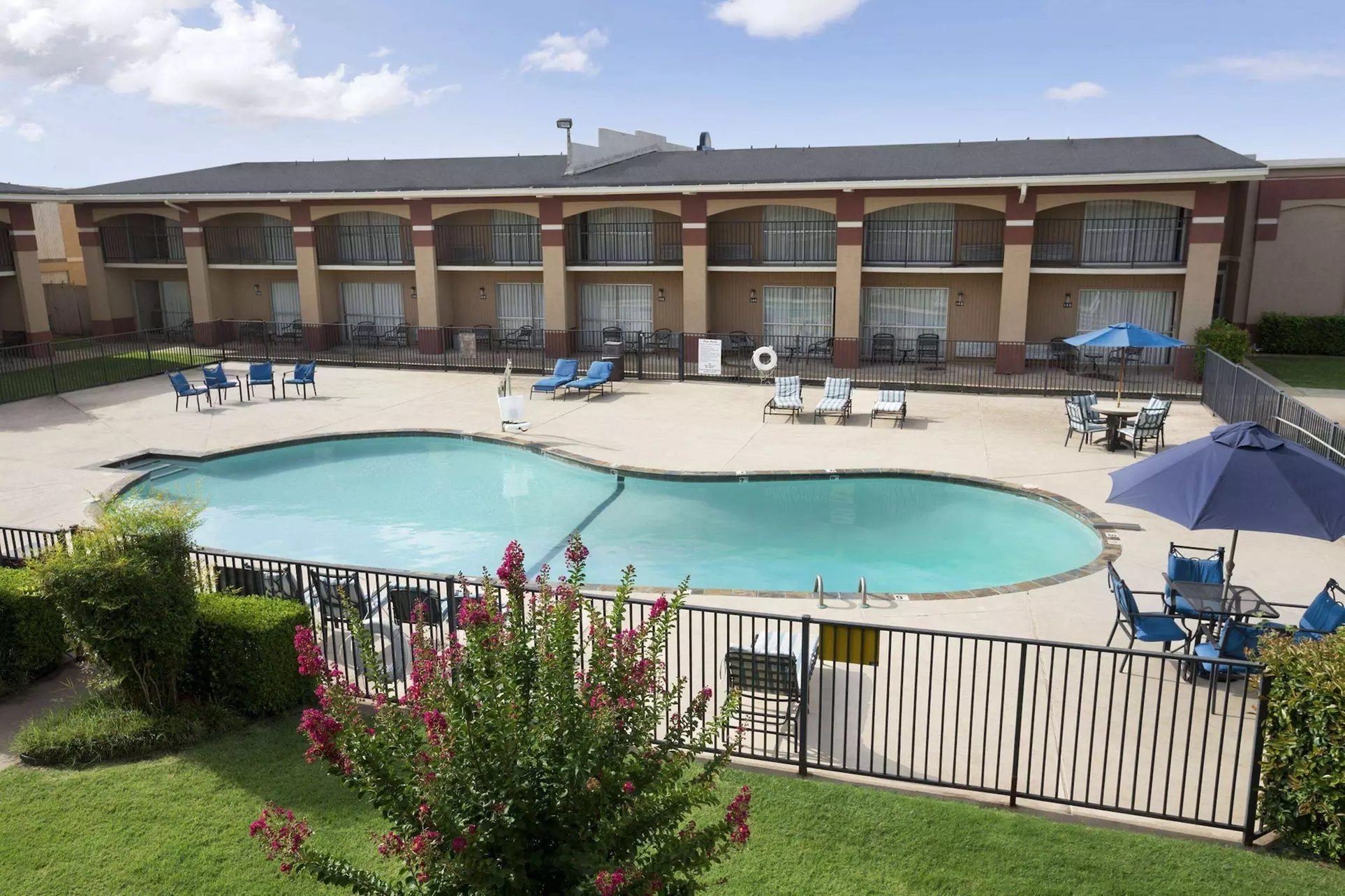 Howard Johnson by Wyndham Oklahoma City Airport/ Fairgrounds - Primary Image