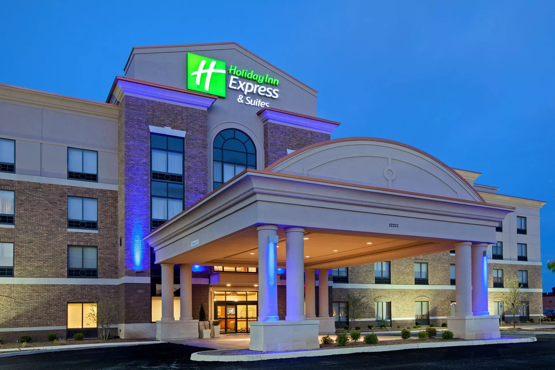 Holiday Inn Express and Suites Columbus Edinburgh by IHG - Primary Image
