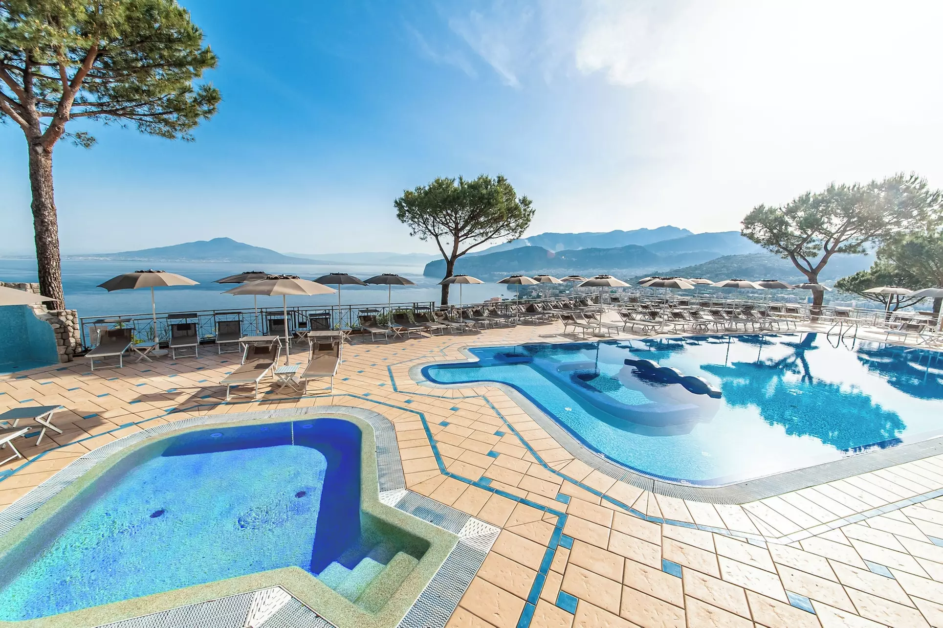 Grand Hotel President - Primary Image