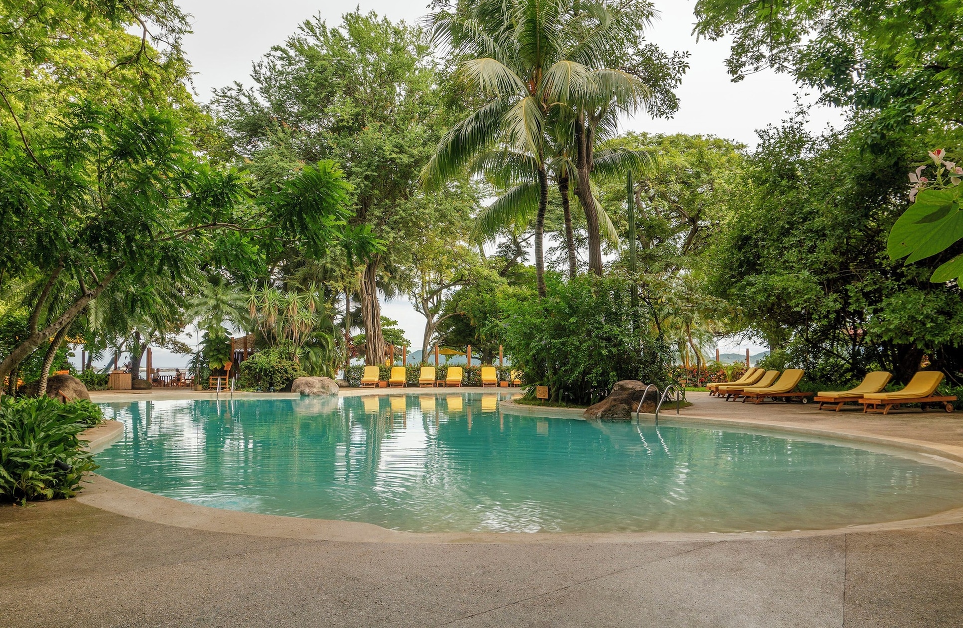 Capitán Suizo Beachfront Boutique Hotel