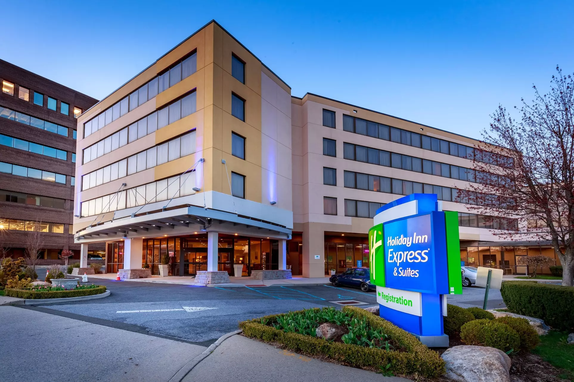 Holiday Inn Express and Suites Stamford, an IHG Hotel - Primary Image