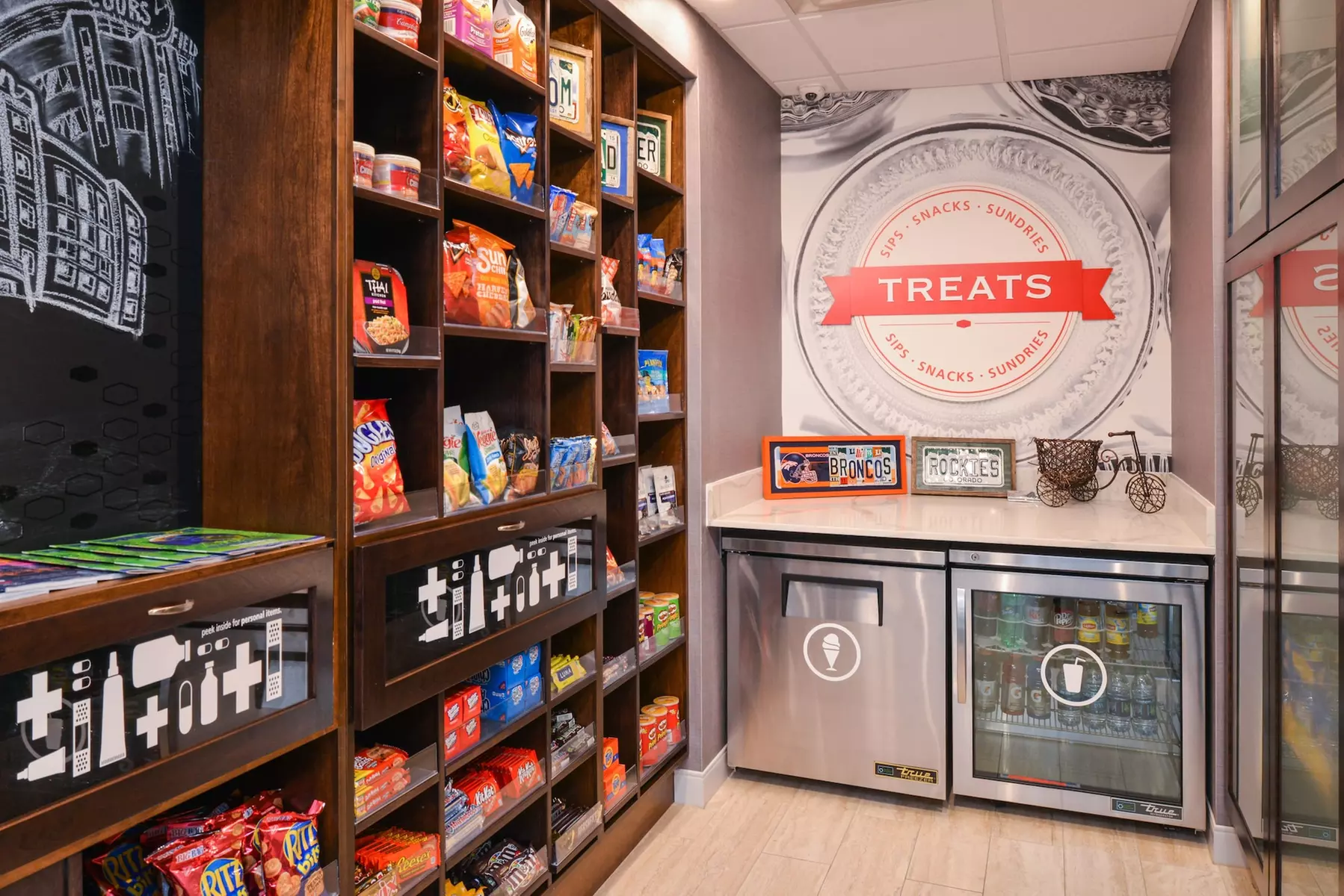 Hampton Inn & Suites Denver-Speer Boulevard - Primary Image