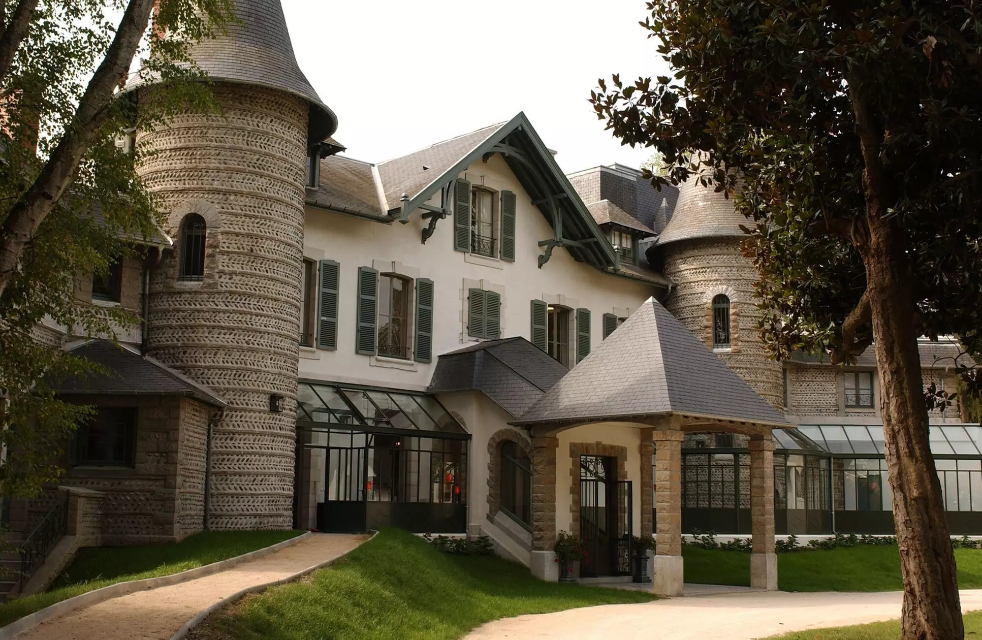 Hôtel Villa Navarre - Primary Image