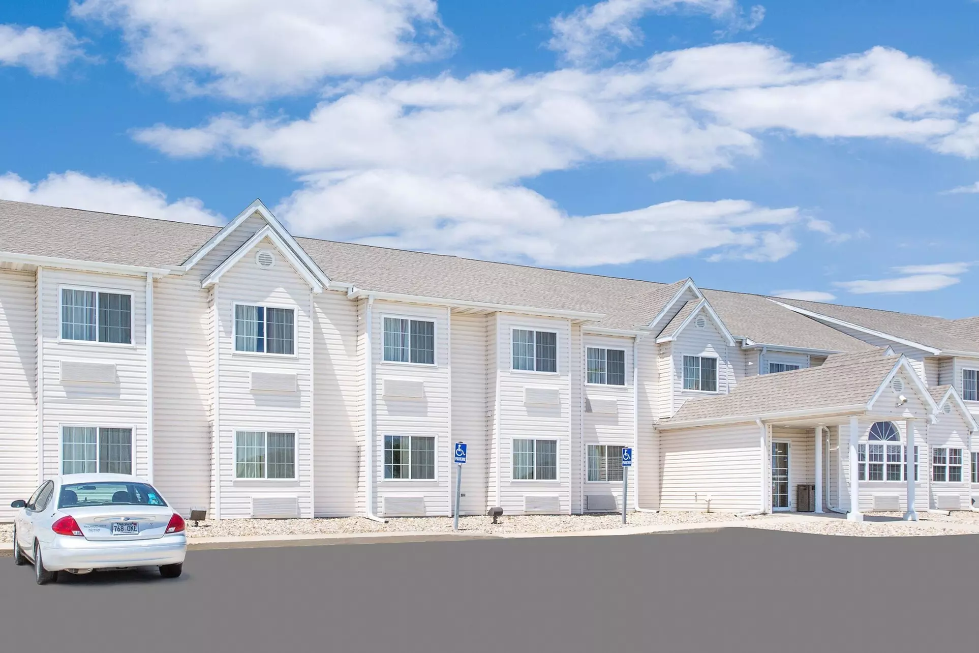 Microtel Inn & Suites by Wyndham Colfax/Newton - Primary Image
