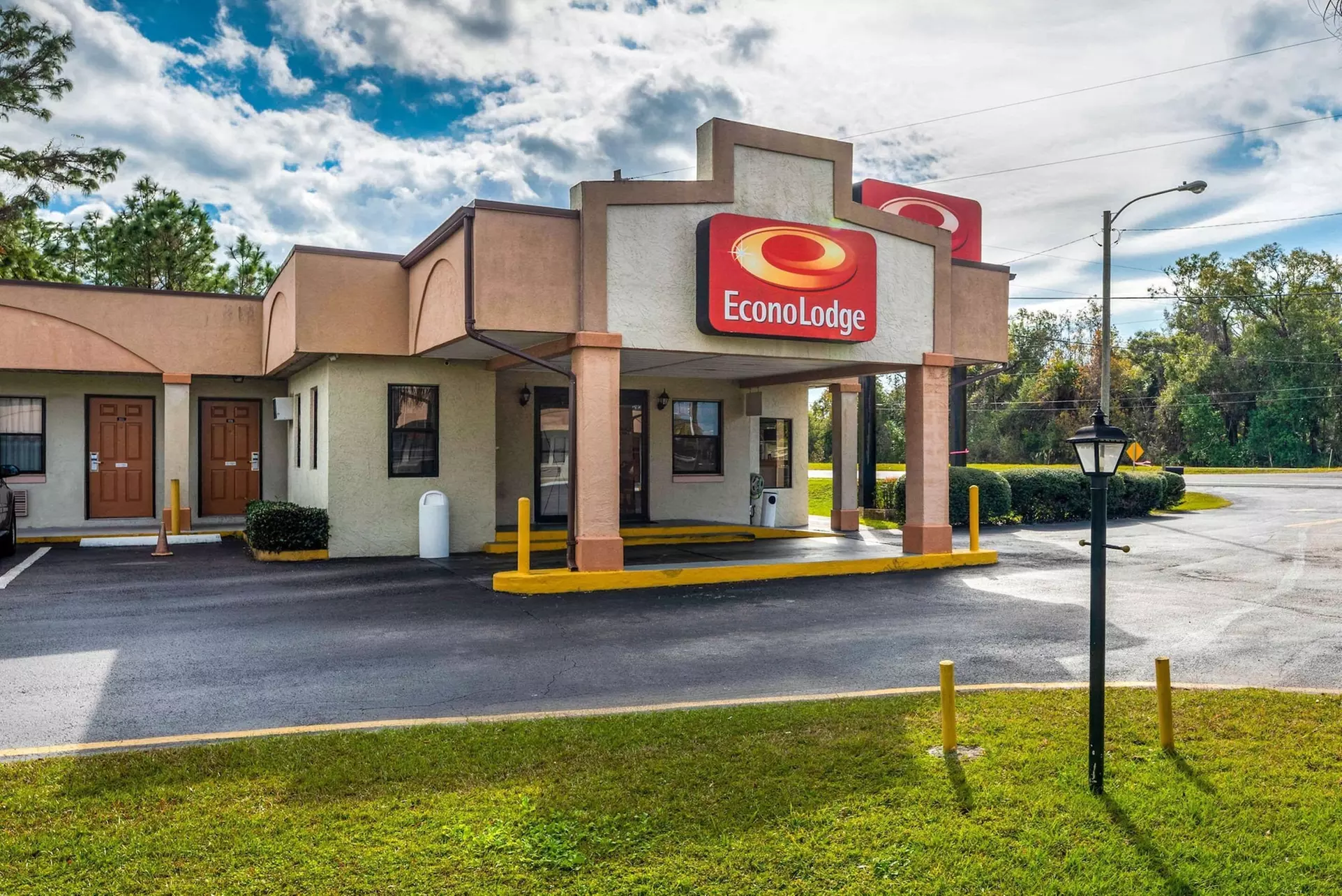 Econo Lodge Crystal River - Primary Image