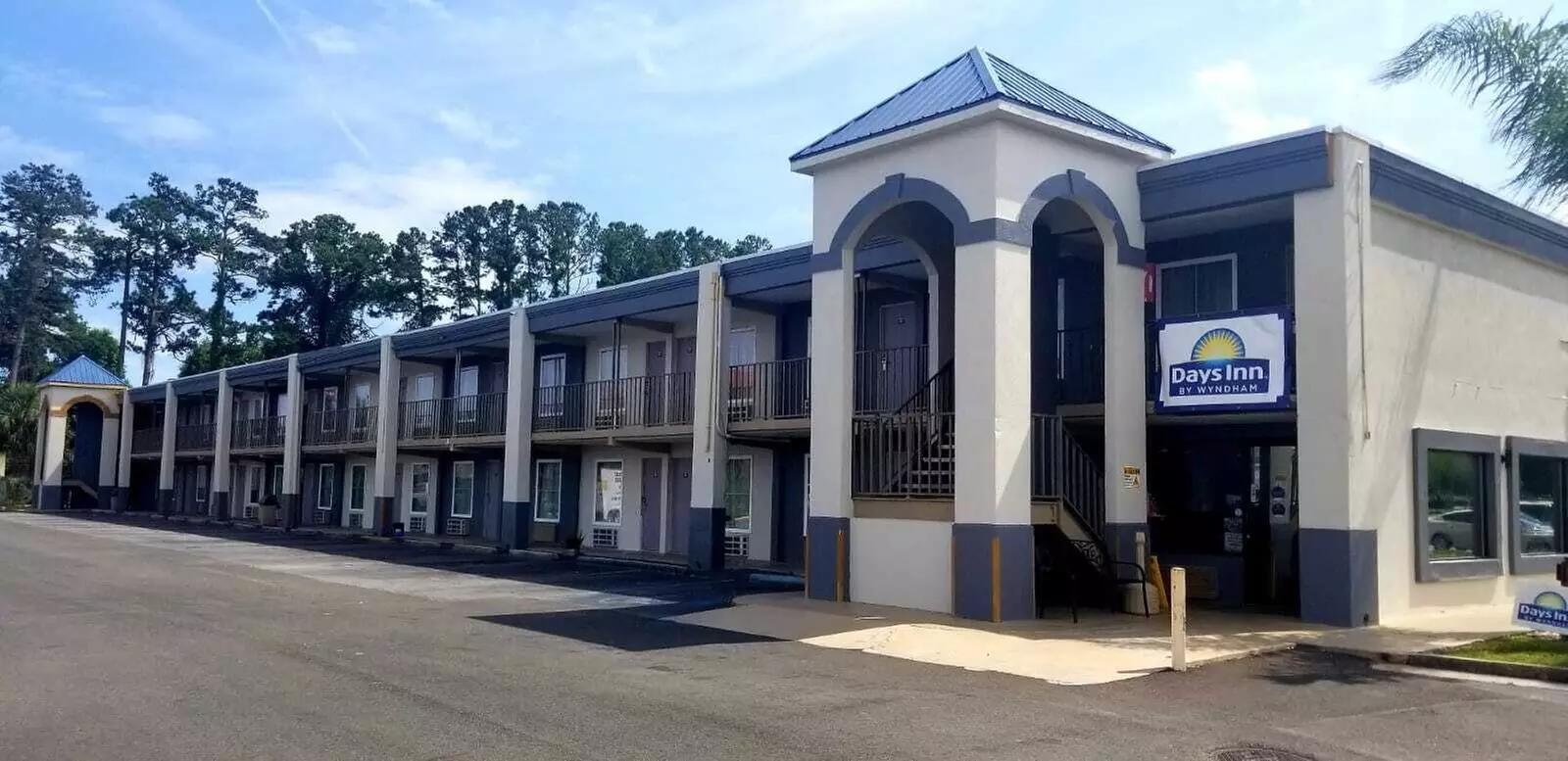Days Inn by Wyndham Brunswick/St. Simons Area - Primary Image