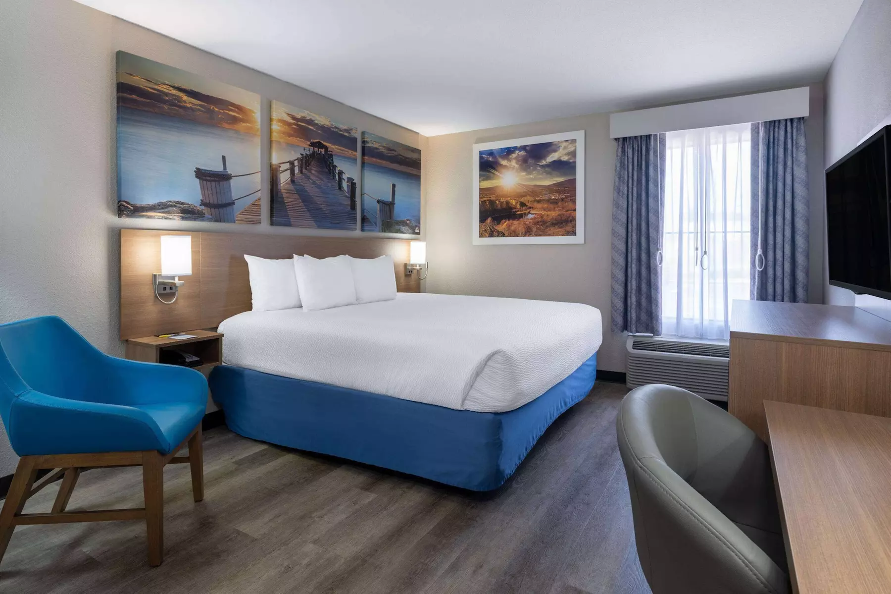 Days Inn & Suites by Wyndham Commerce - Primary Image