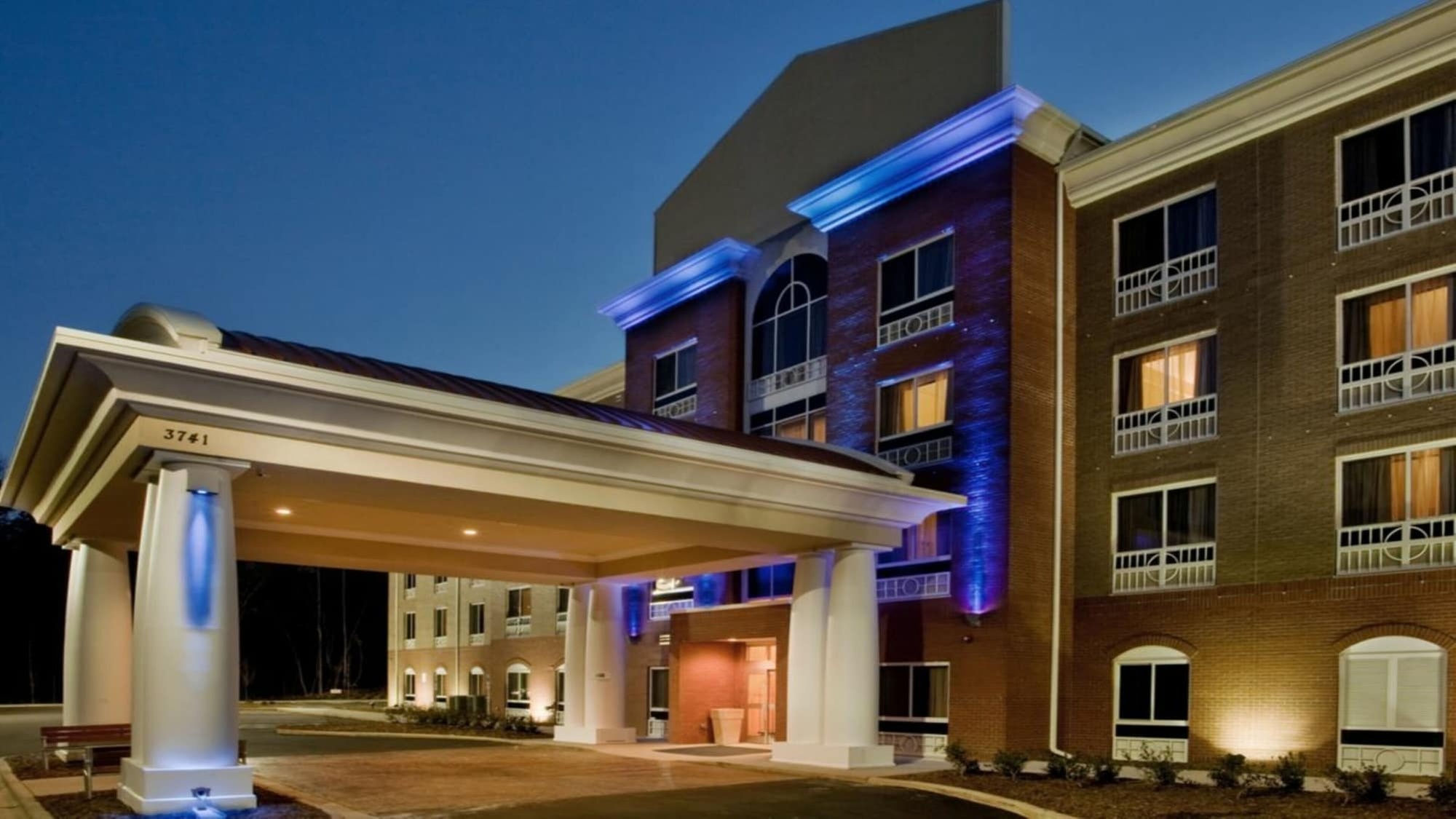 Holiday Inn Express Hotel & Suites Raleigh SW NC State by IHG