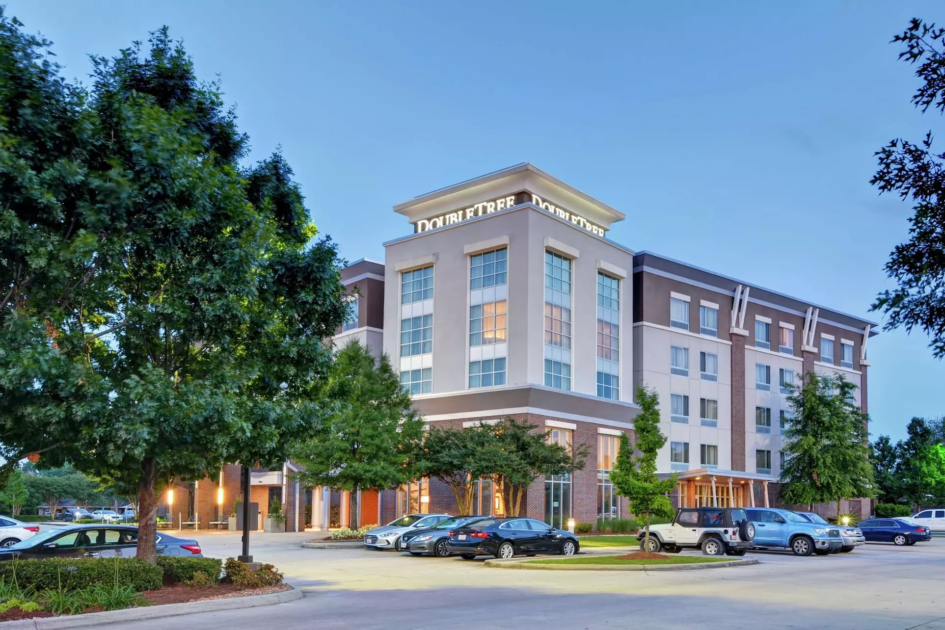 DoubleTree by Hilton Hotel Baton Rouge - Primary Image