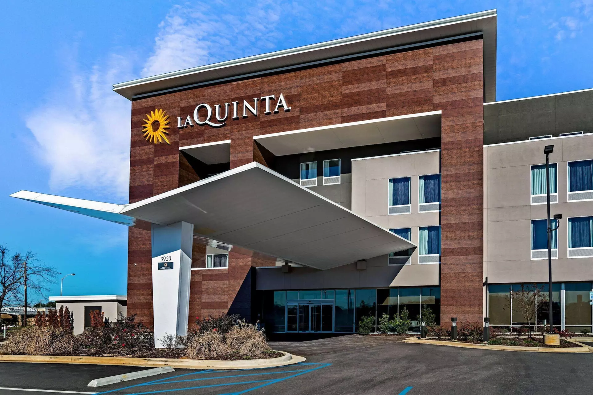 La Quinta Inn & Suites by Wyndham Tuscaloosa University - Primary Image