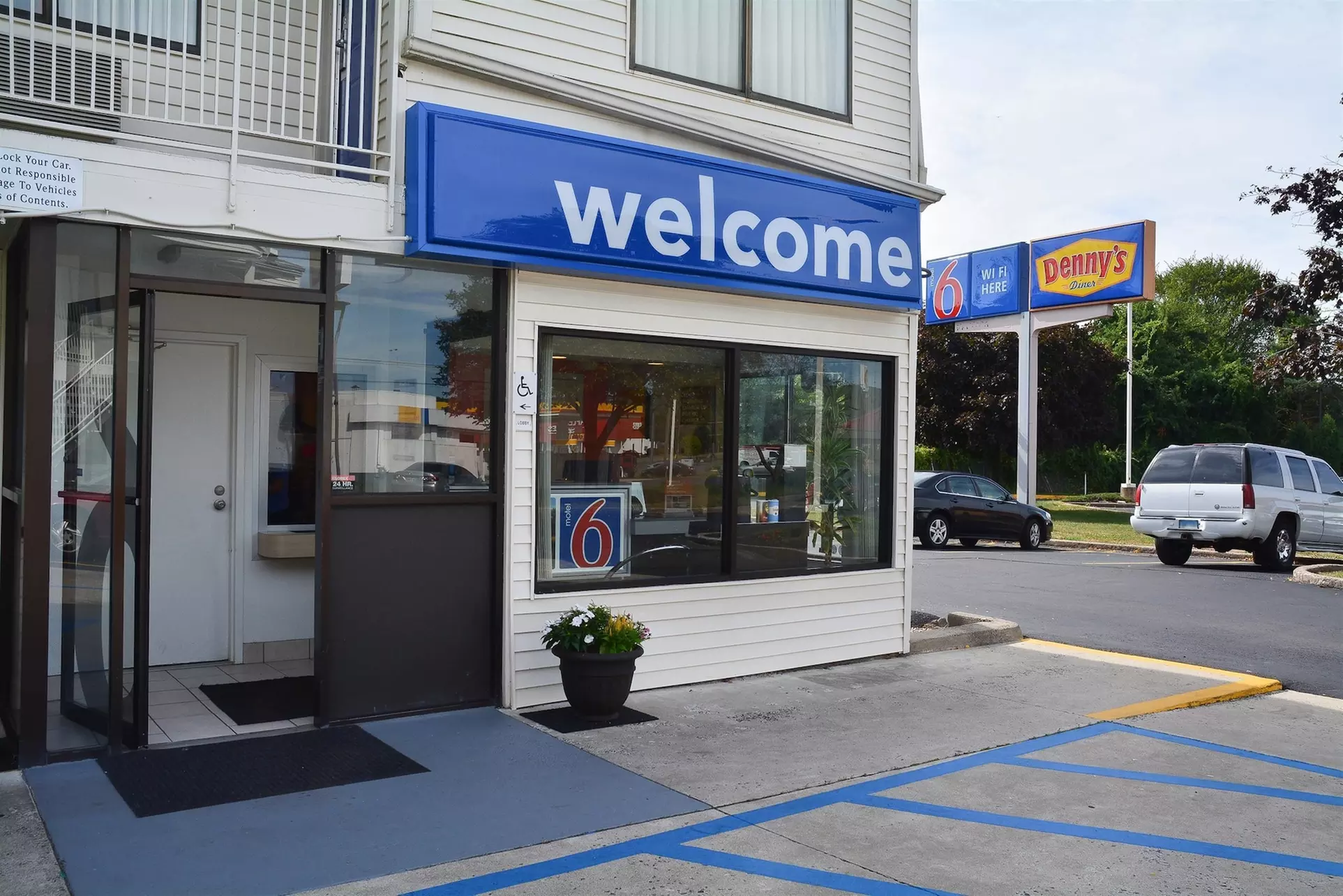 Motel 6 Southington, CT - Hartford - Primary Image