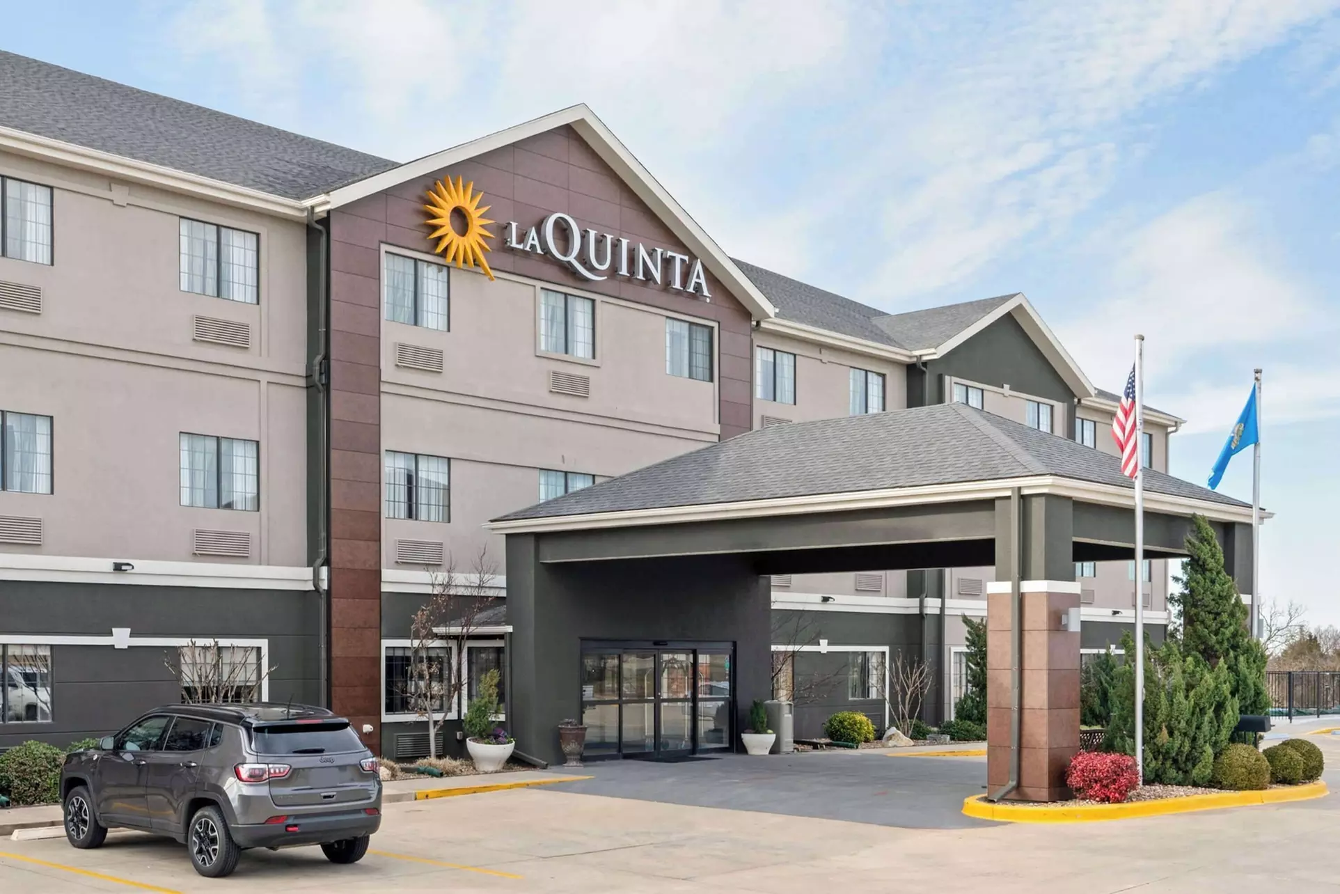 La Quinta Inn & Suites by Wyndham Ada - Primary Image