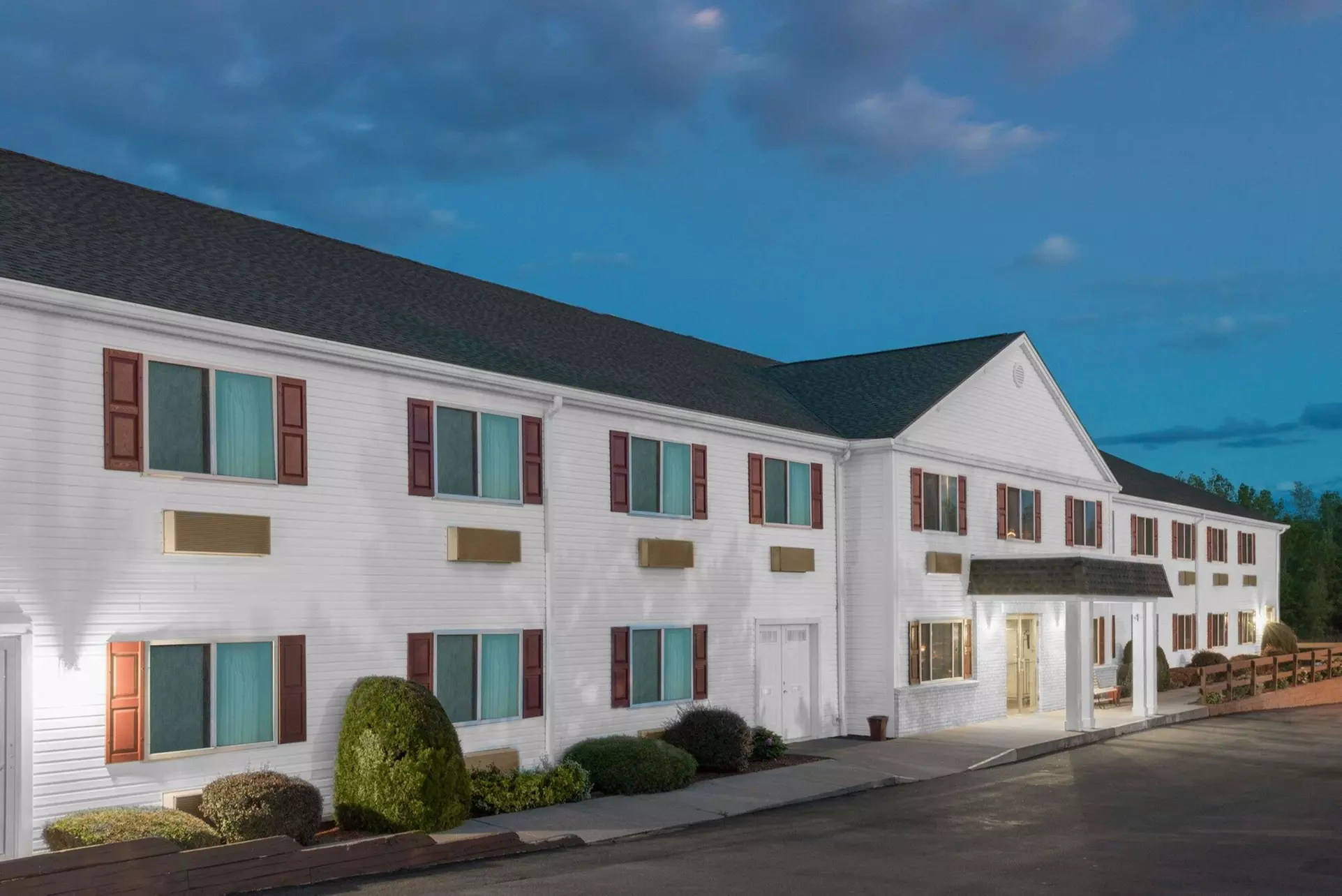 Super 8 by Wyndham Webster/Rochester - Primary Image