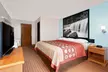 Super 8 by Wyndham Rock Port MO - Second Medium