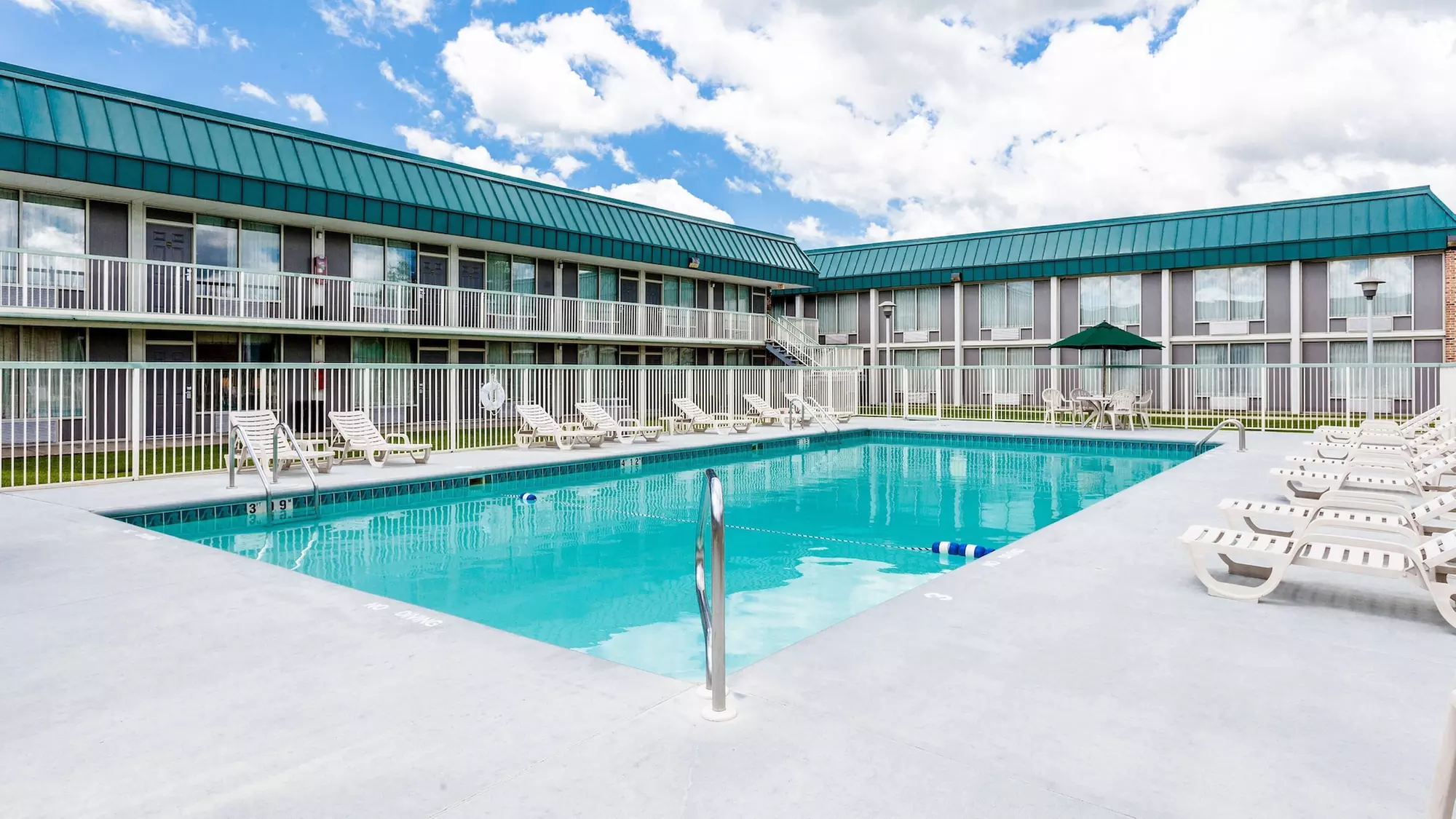Red Roof Inn & Suites DeKalb - Primary Image