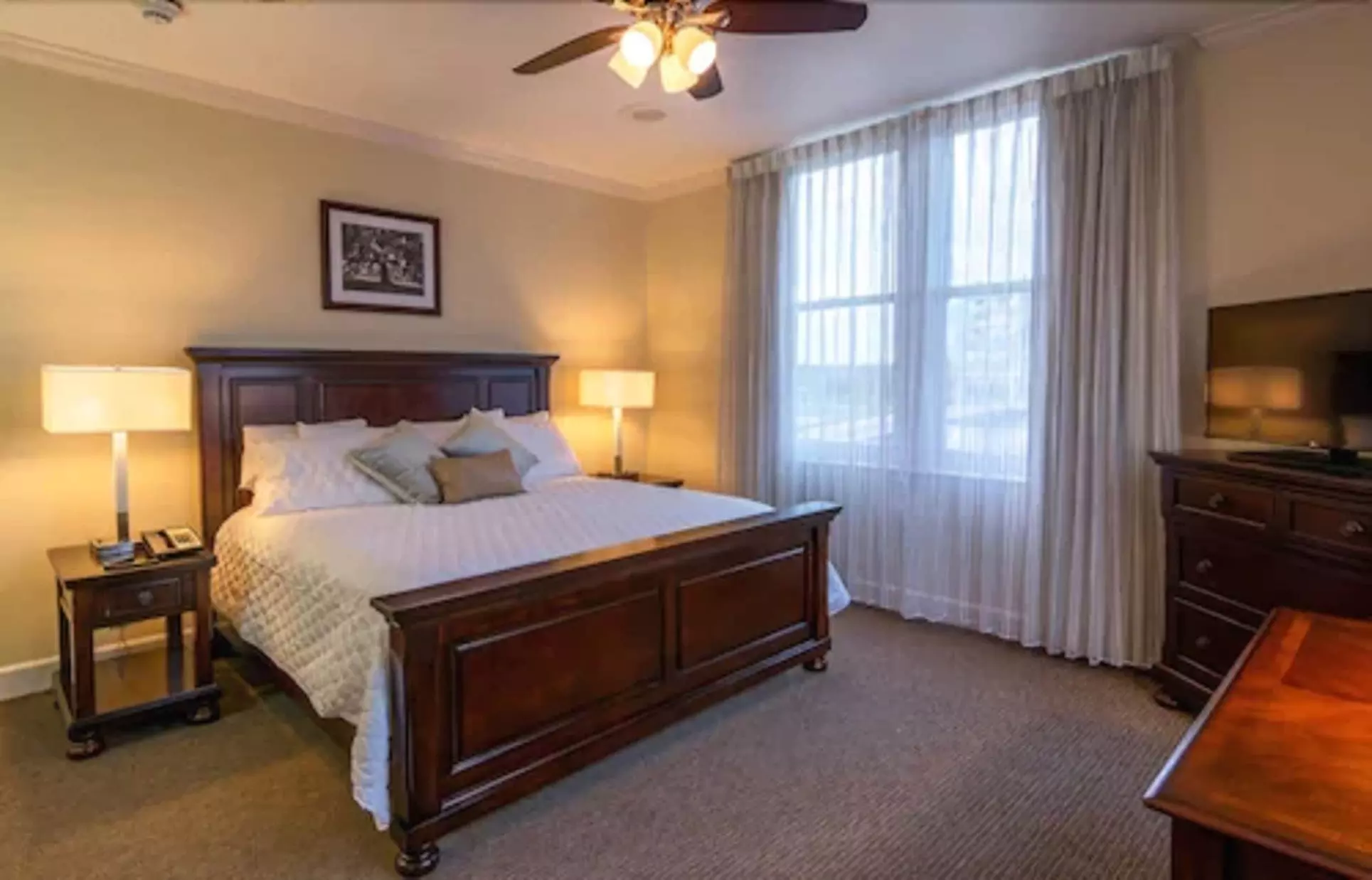 Hotel Bentley - Primary Image