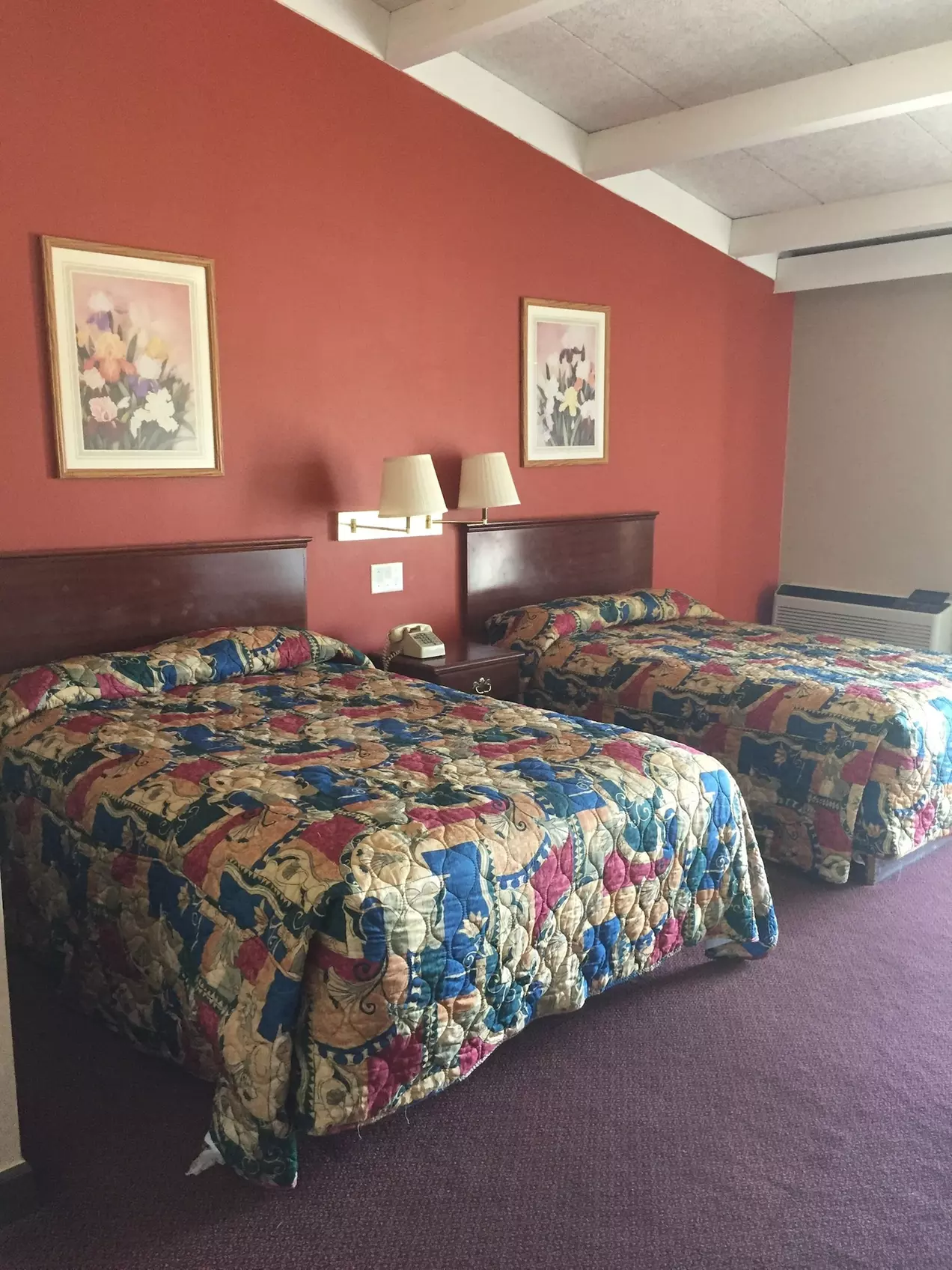 Red Carpet Inn - Primary Image