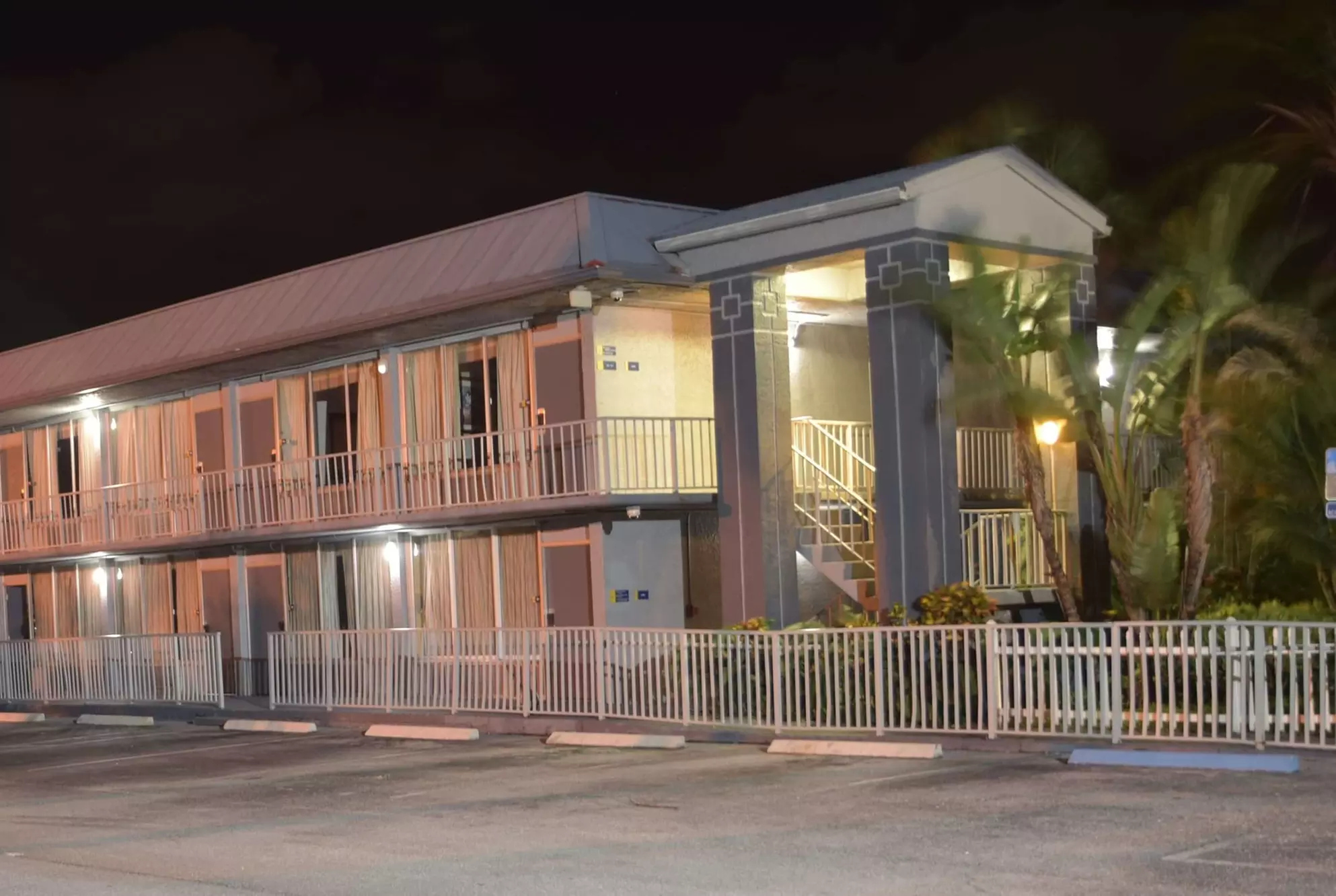 Days Inn by Wyndham Stuart - Primary Image