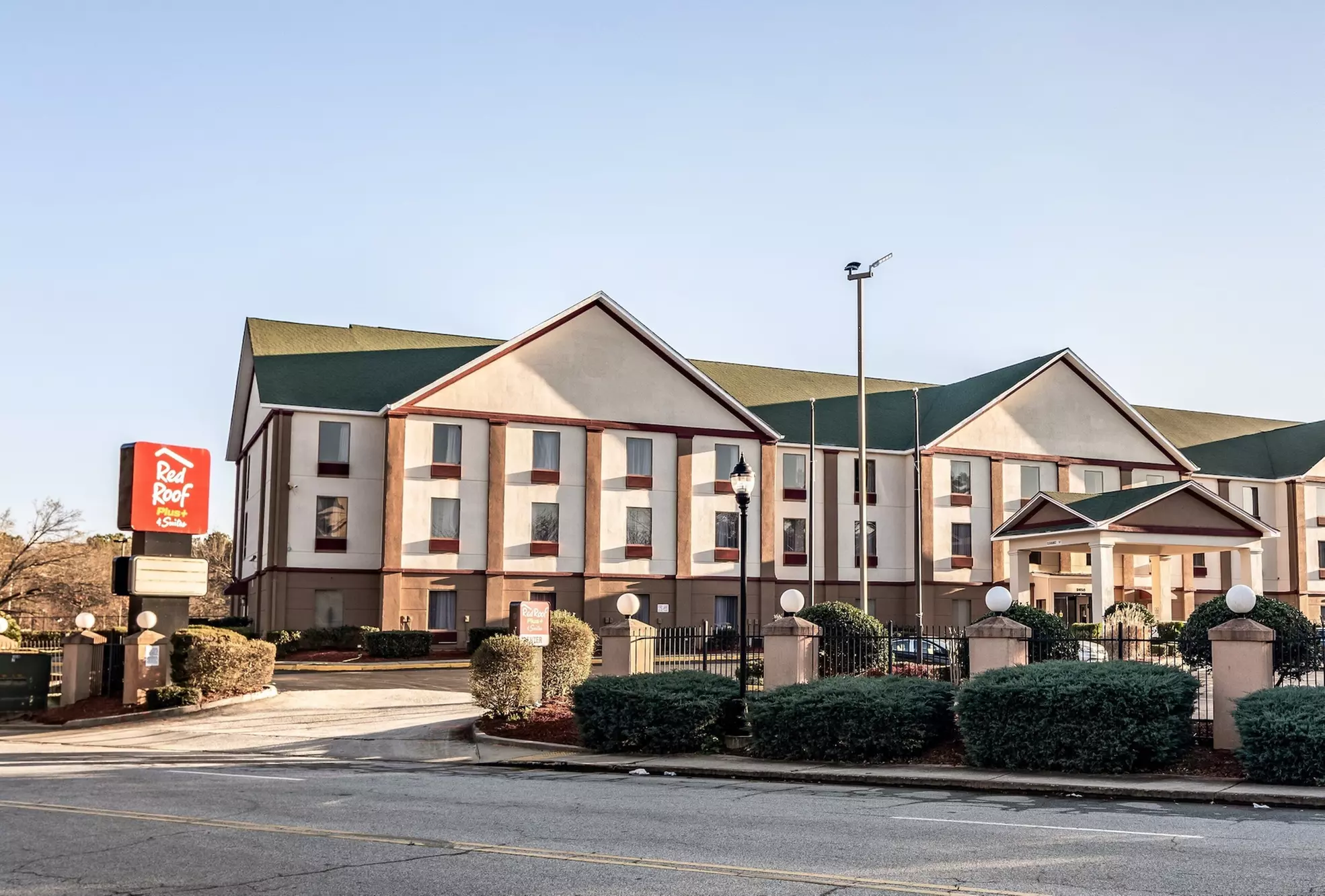 Red Roof Inn PLUS+ & Suites Atlanta Airport South - Primary Image