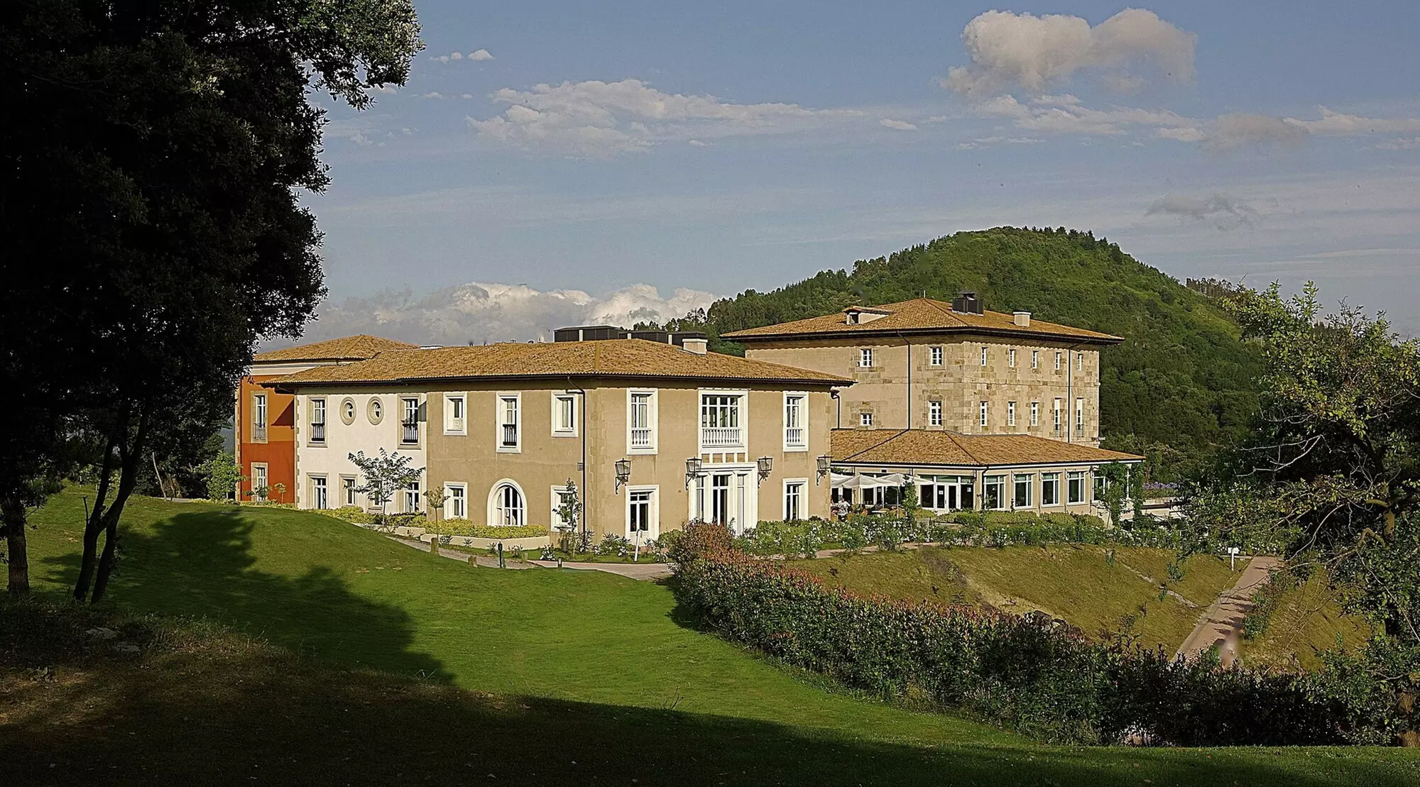 Palacio Urgoiti - Primary Image