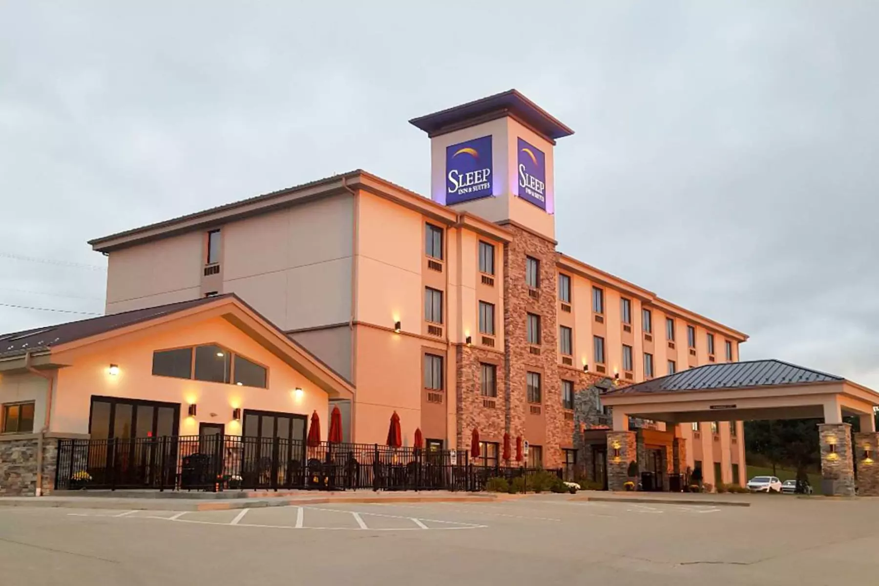Sleep Inn & Suites Belmont / St. Clairsville - Primary Image