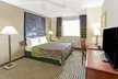 Super 8 by Wyndham Gurnee - Second Medium