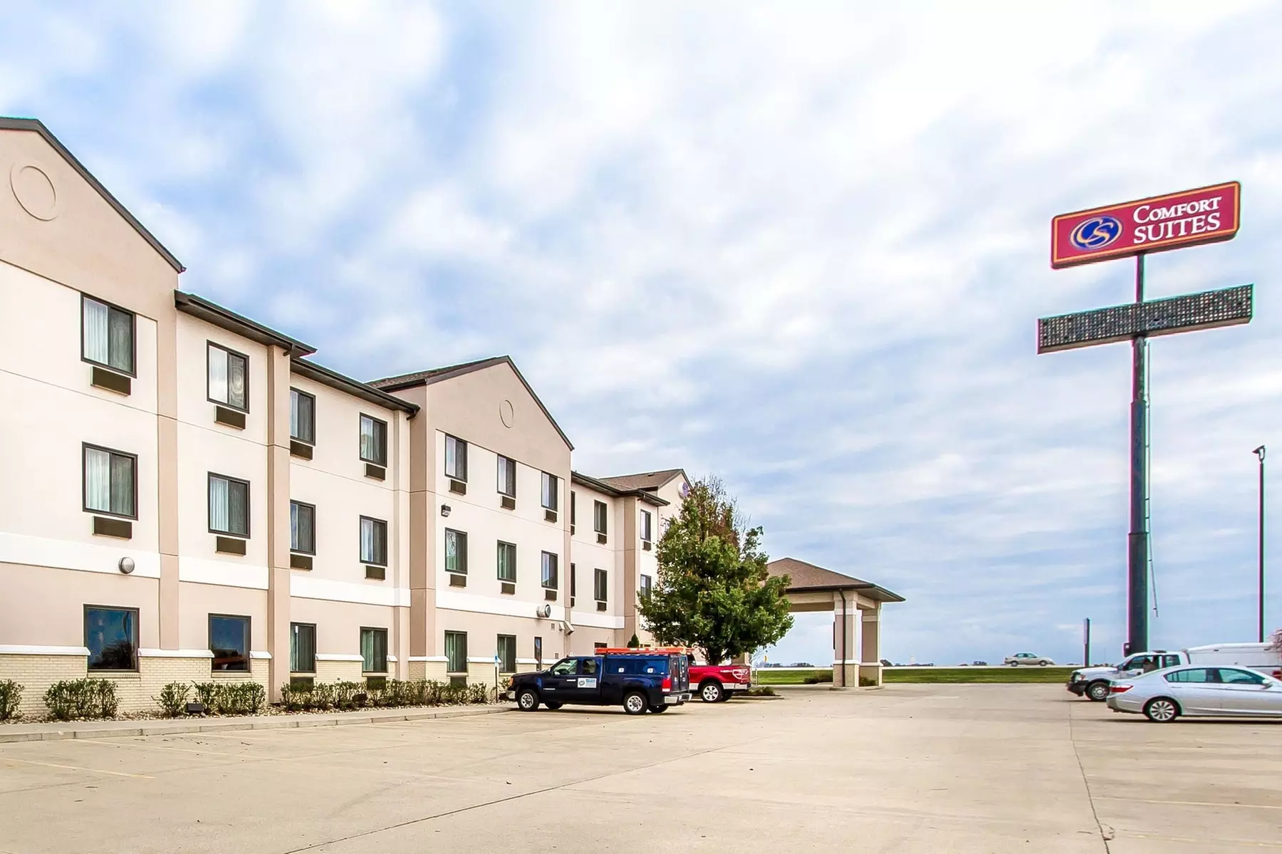 Comfort Suites Mattoon East - Primary Image