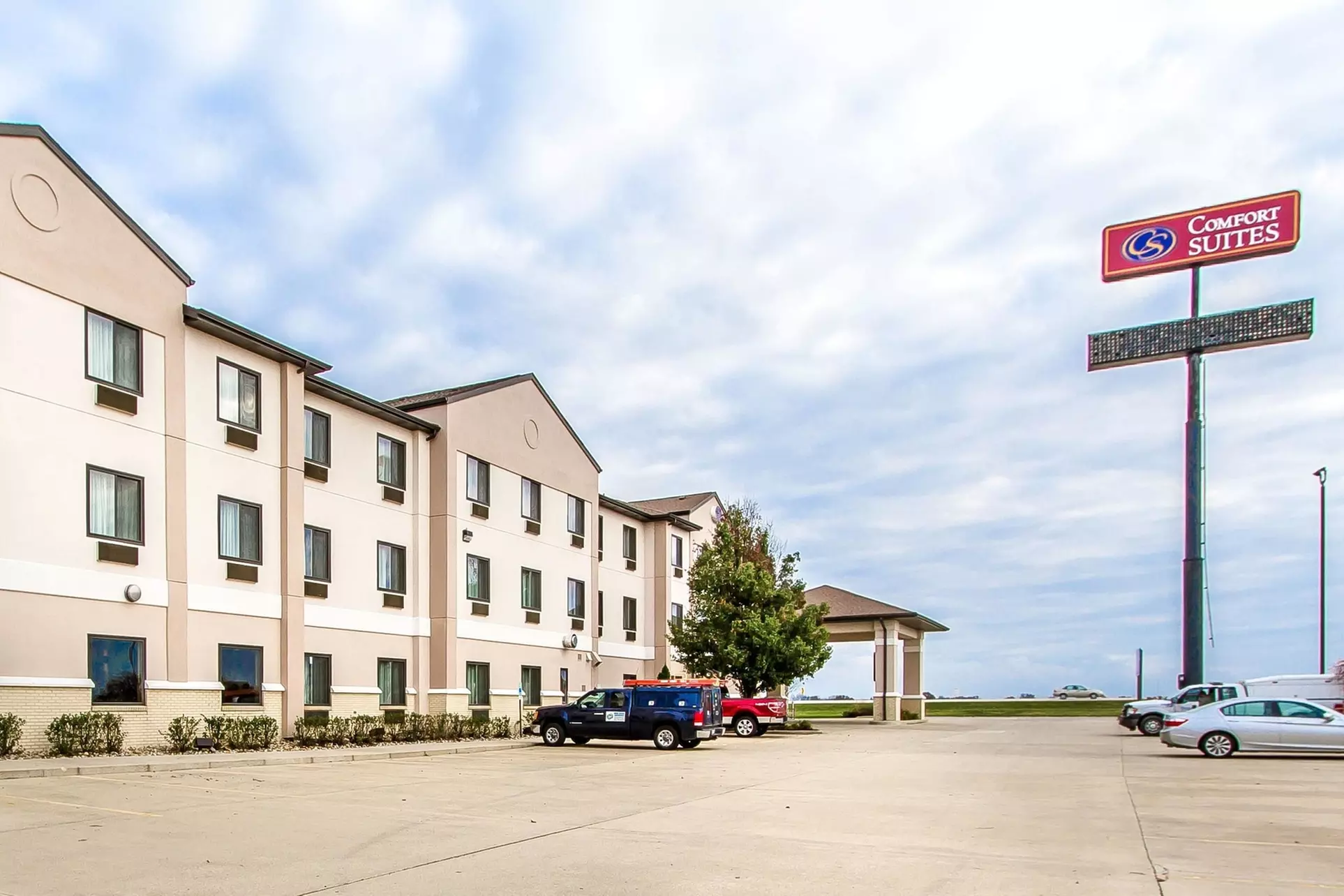 Comfort Suites Mattoon - Primary Image